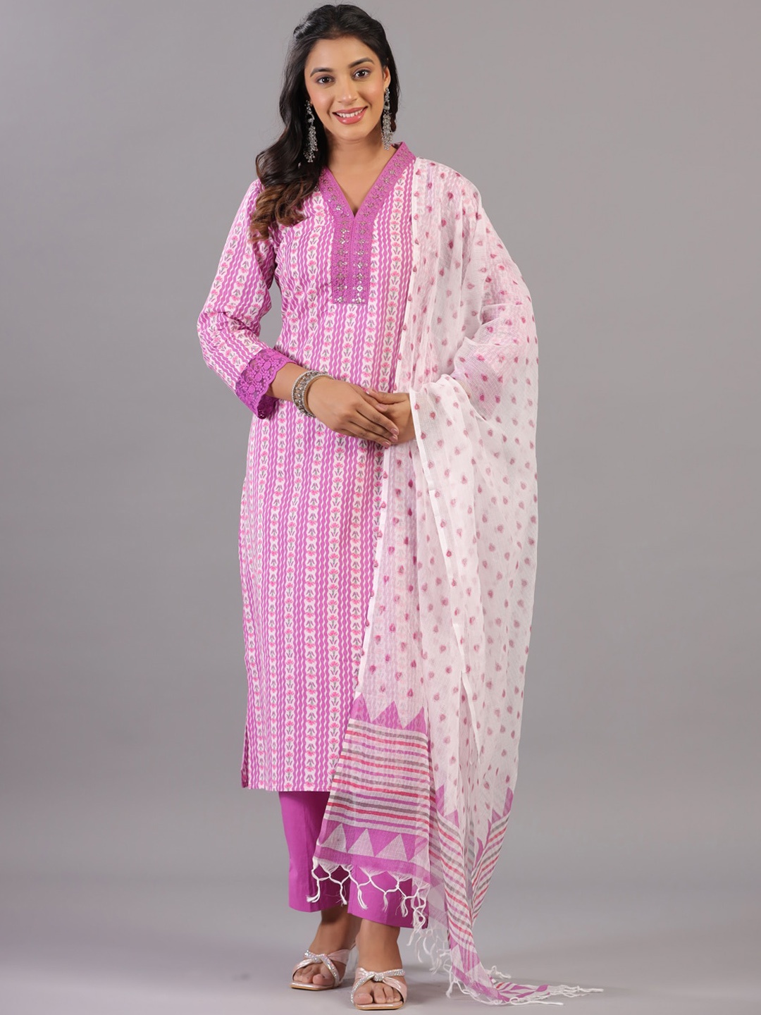

Amchoor Floral Printed Regular Straight Kurta With Trousers & Dupatta, Purple