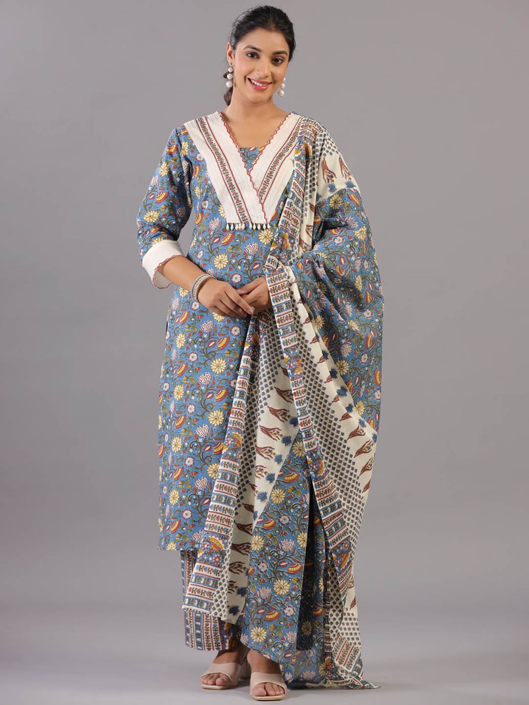 

Amchoor Floral Printed V-Neck Thread Work Kurta With Trousers & Dupatta, Blue