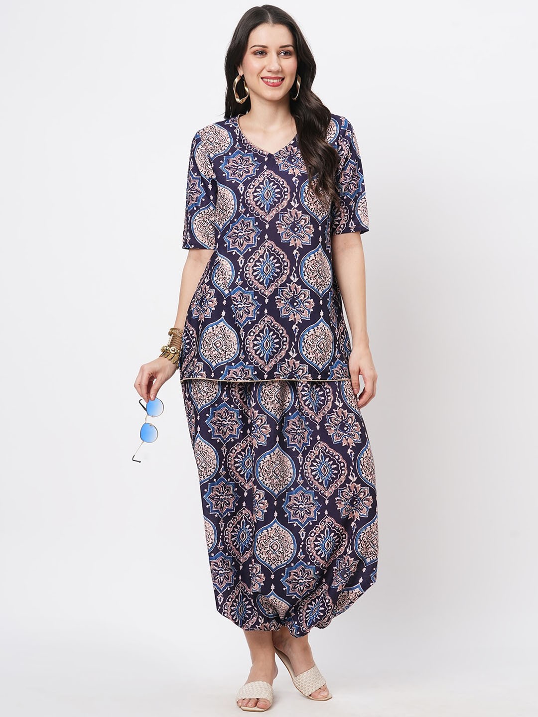 

Hashtag Be Women Ethnic Motifs Printed Regular Kurti with Dhoti Pants, Blue