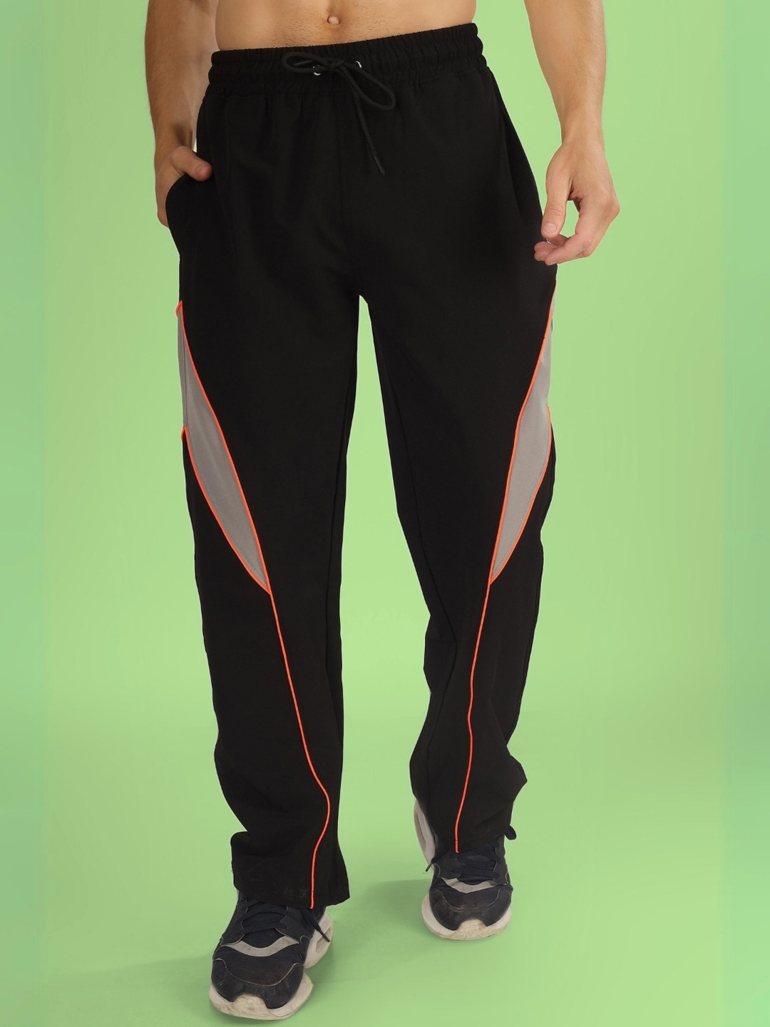 

WEARDUDS Men Relaxed Loose Fit Cargo Trouser, Black