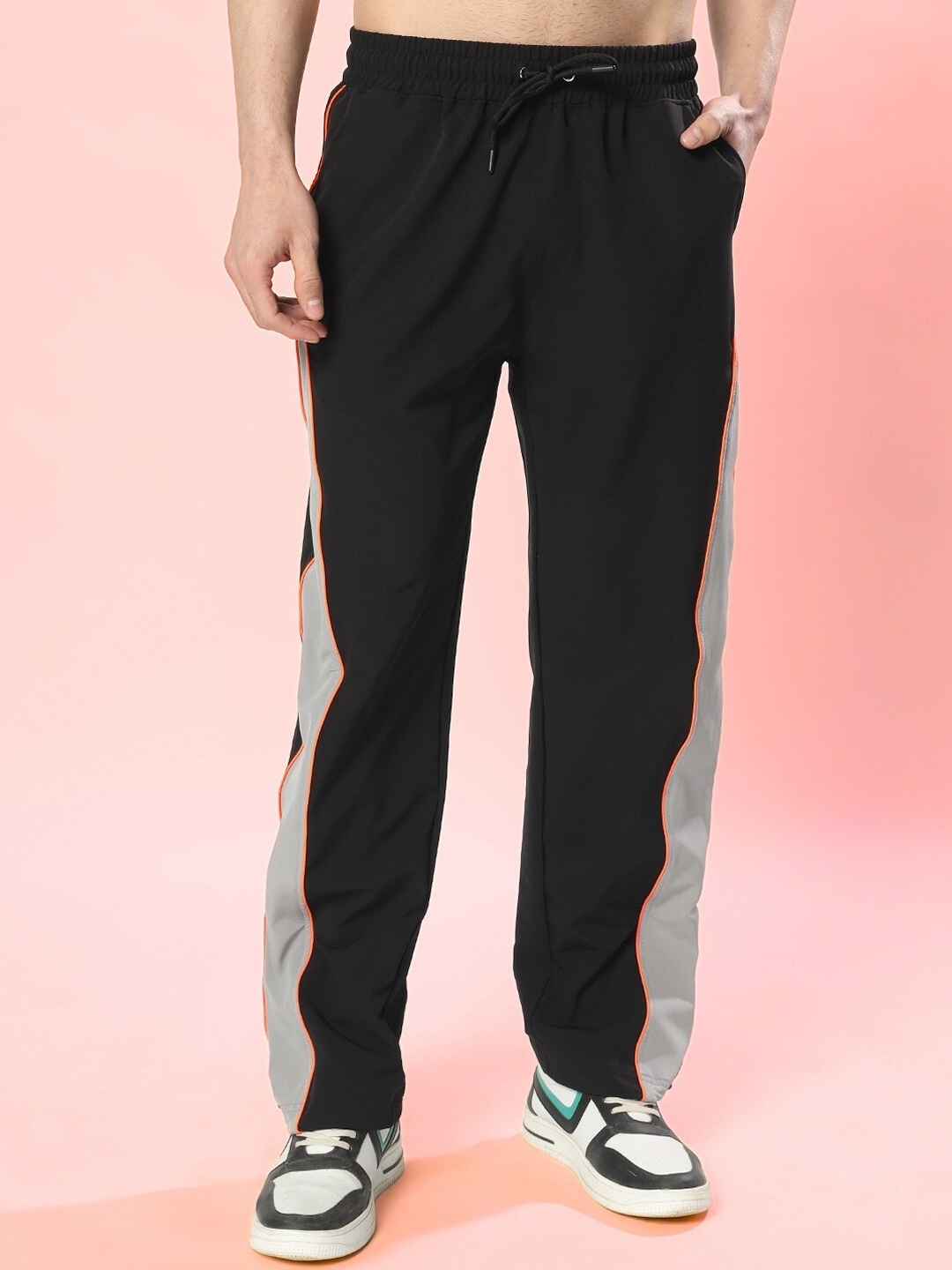 

WEARDUDS Men Relaxed Loose Fit Jogger Trouser, Black