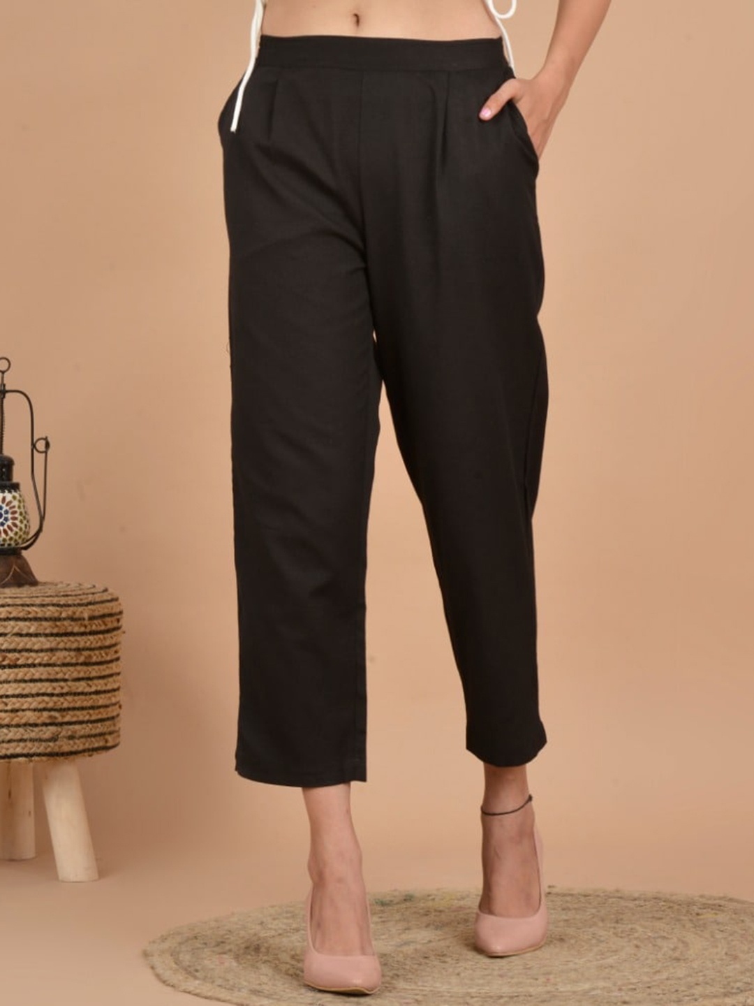 

SHOOLIN Women Relaxed Straight Leg High-Rise Pleated Trousers, Black