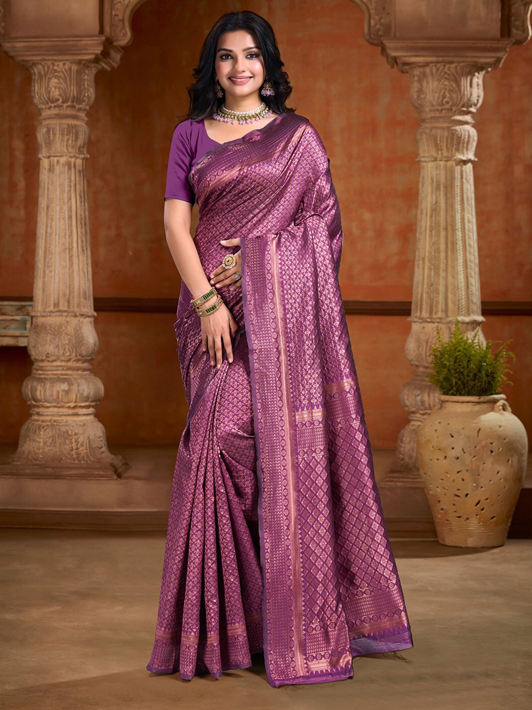 

DIVASTRI Ethnic Motifs Woven Design Zari Banarasi Saree With Blouse Piece, Purple