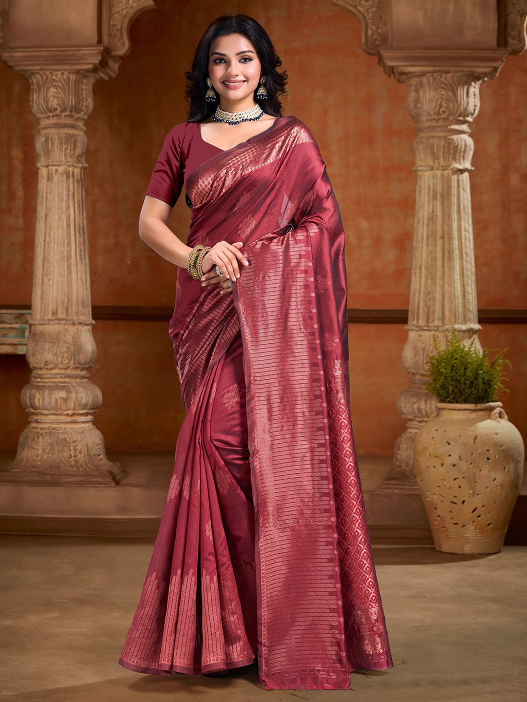 

DIVASTRI Ethnic Motifs Zari Art Silk Banarasi Saree, Maroon