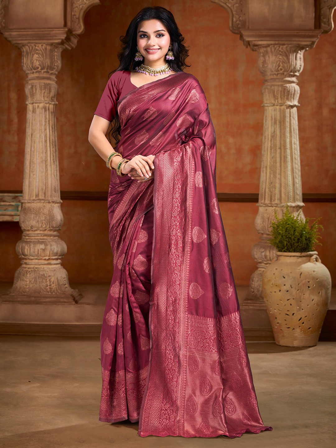 

DIVASTRI Ethnic Motifs Zari Art Silk Banarasi Saree, Maroon