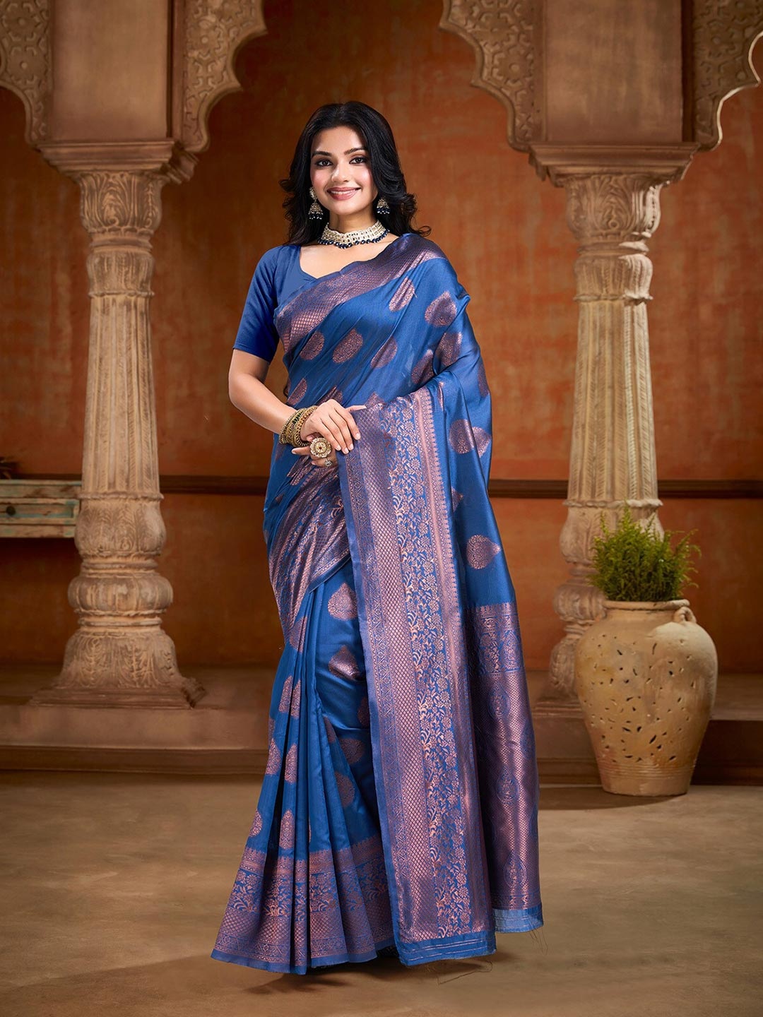 

DIVASTRI Ethnic Motifs Zari Art Silk Banarasi Saree, Blue