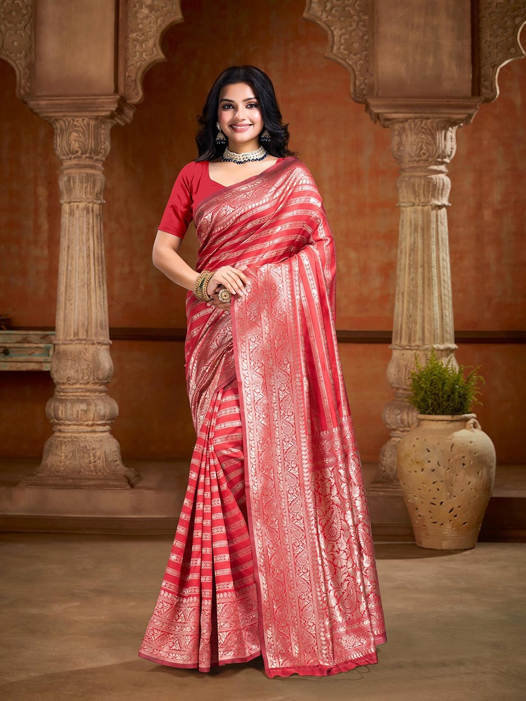 

DIVASTRI women Striped Zari Art Silk Banarasi Saree, Red