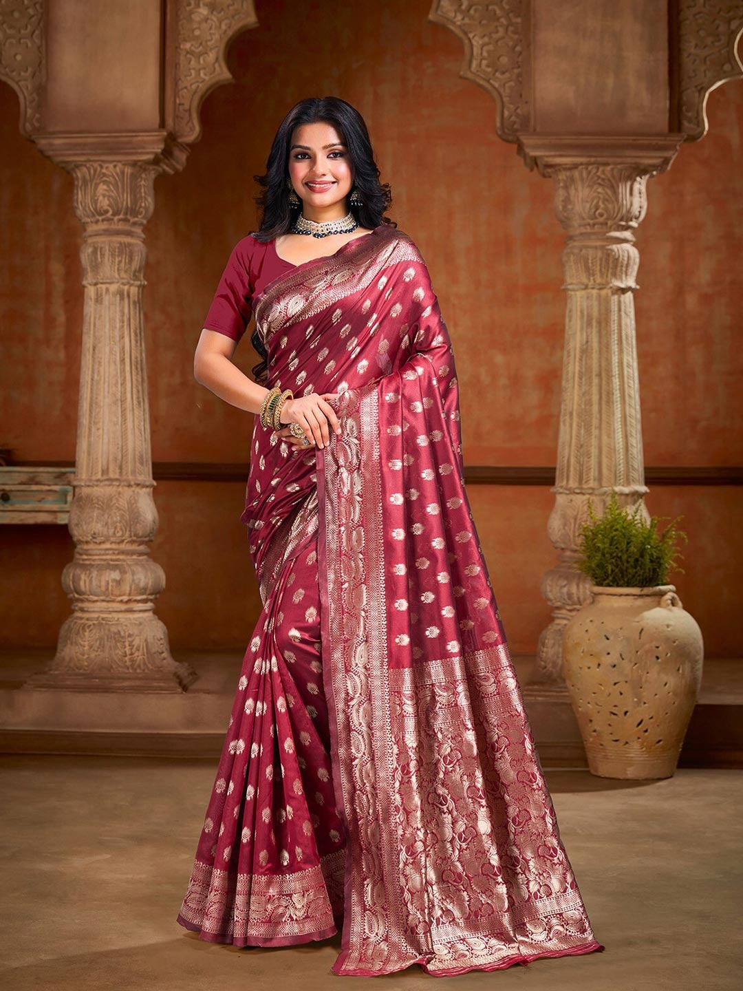 

DIVASTRI Ethnic Motifs Zari Art Silk Banarasi Saree, Maroon