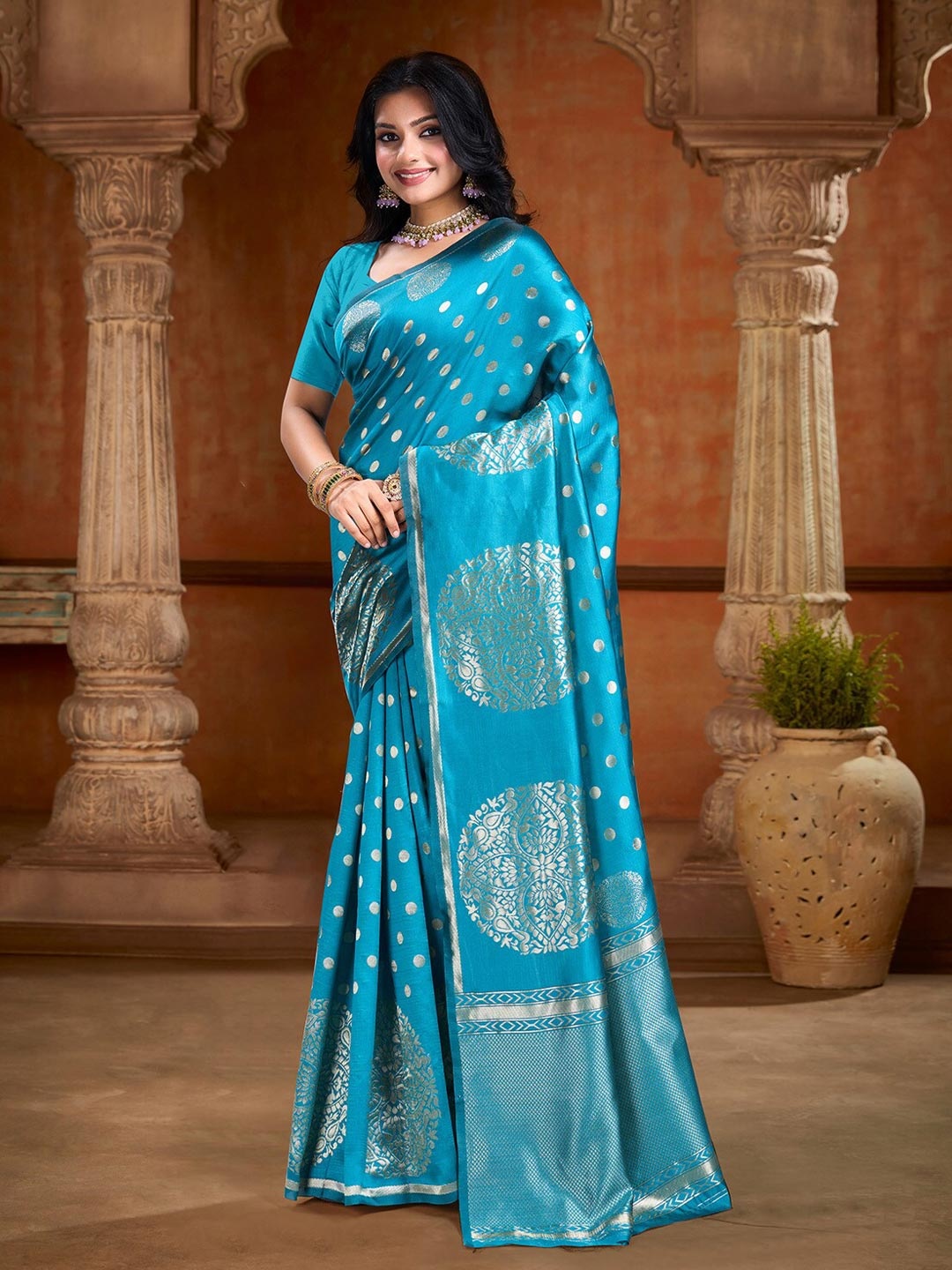 

DIVASTRI Ethnic Motifs Zari Art Silk Banarasi Saree, Blue