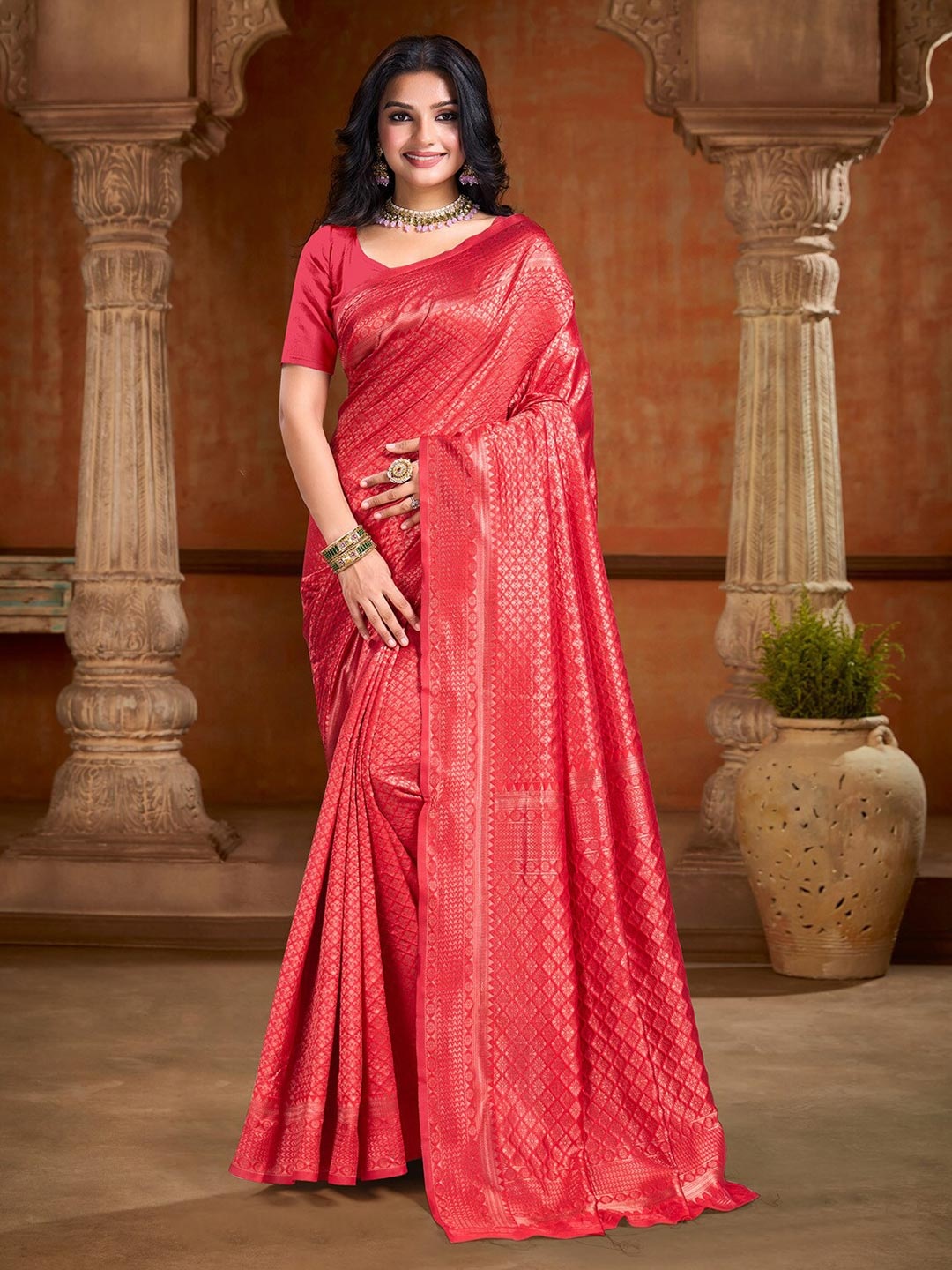 

DIVASTRI Ethnic Motifs Zari Art Silk Banarasi Saree, Red