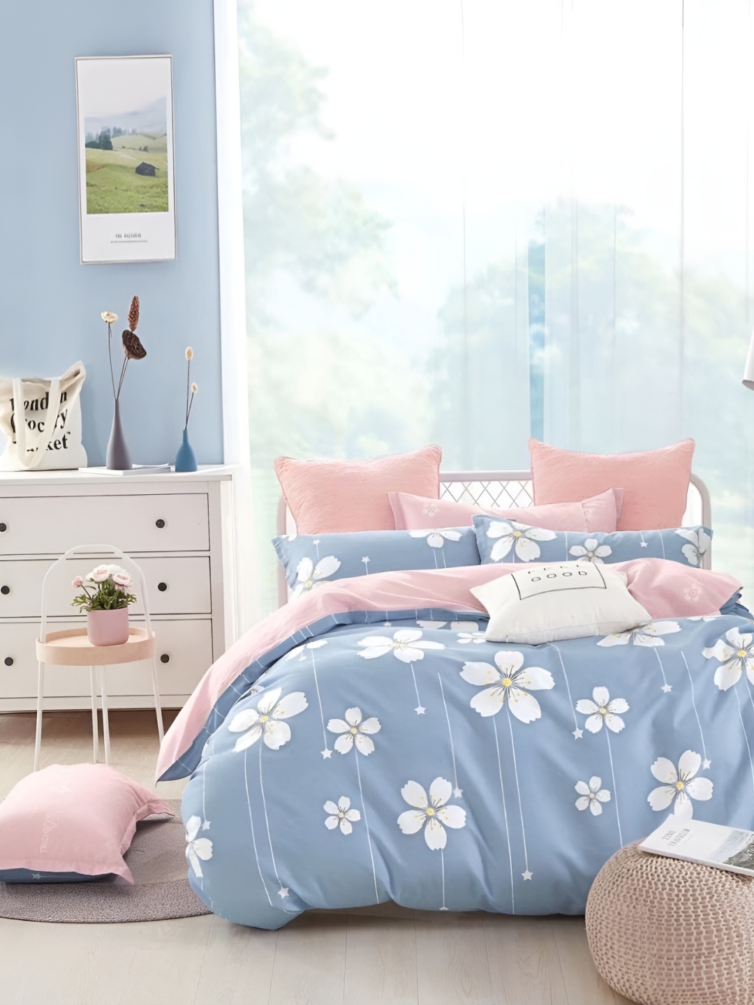 

RRC Blue & White Floral Printed AC Room 210 GSM Double Bed Comforter