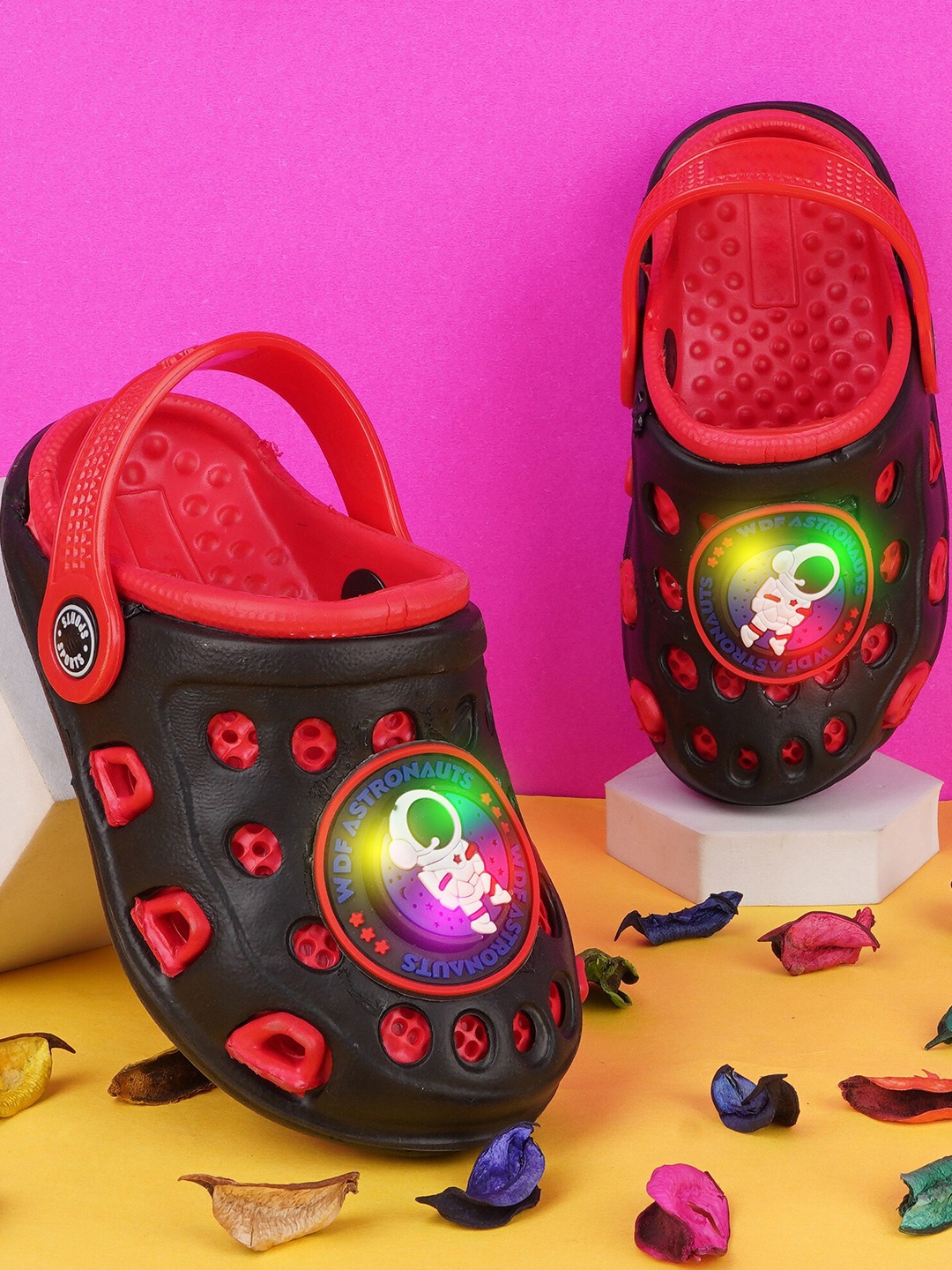 

BAESD Kids LED Lighting Space Character Clogs, Red