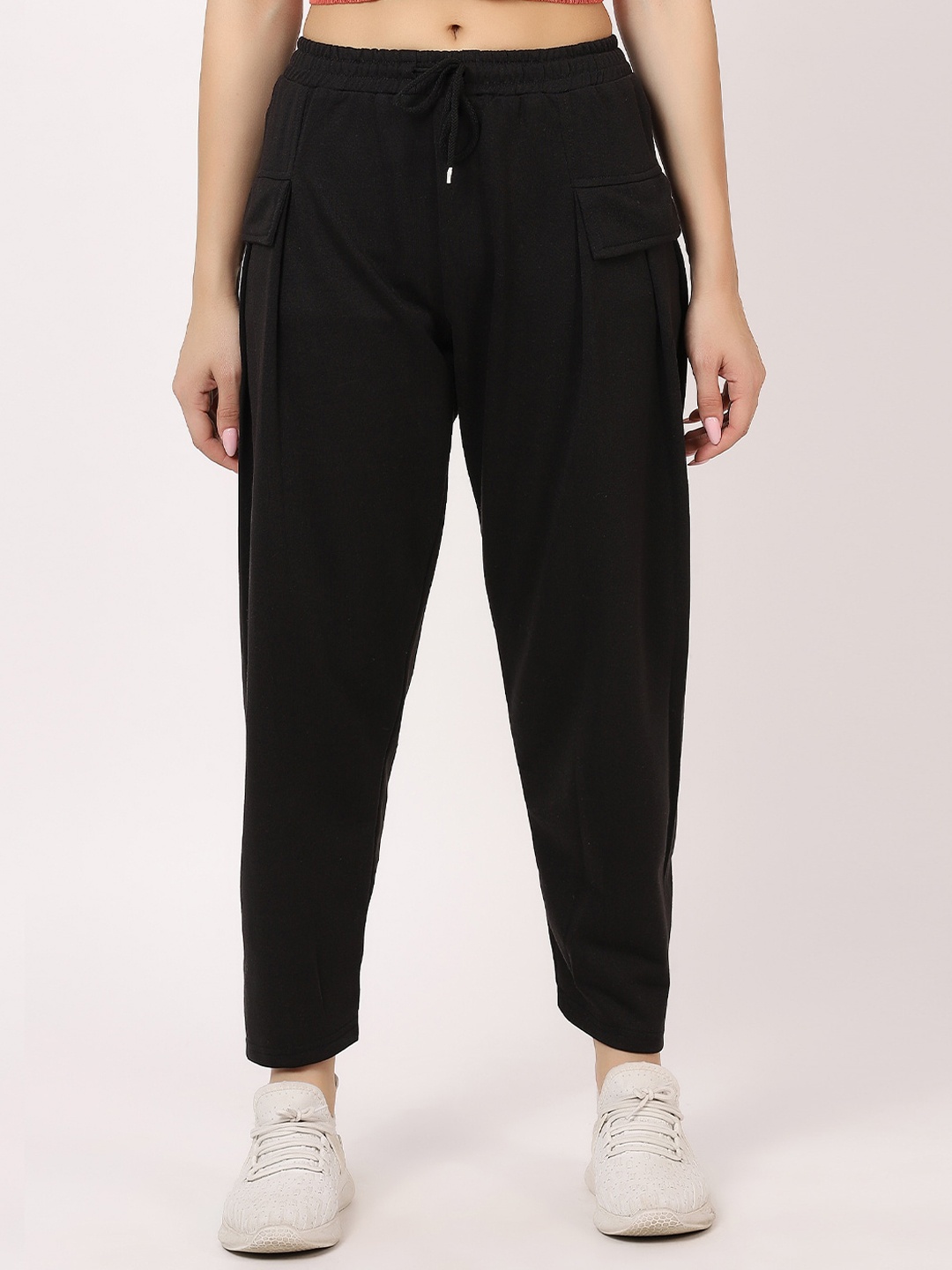 

BAESD Women Relaxed Loose Fit Low-Rise Cotton Easy Wash Pleated Regular Trousers, Black