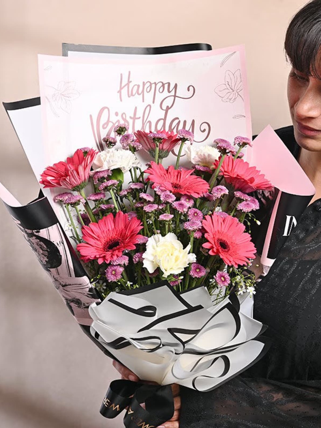 

Floweraura Pink & White 13 Pieces Mix Fresh Flowers Bouquet