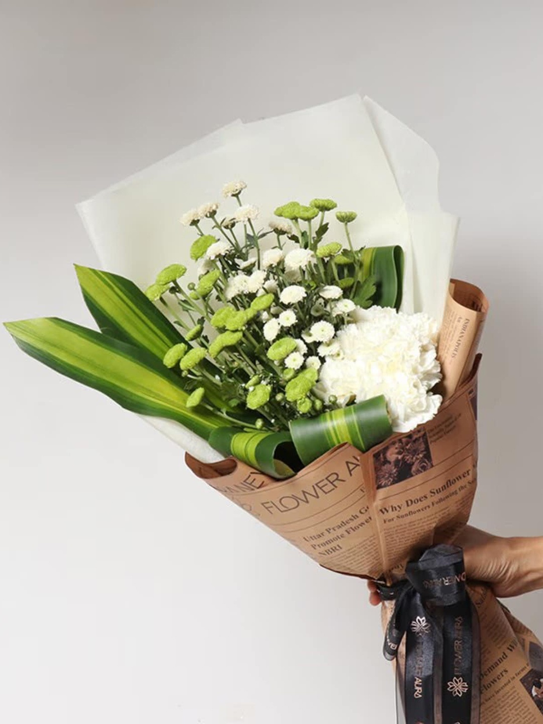 

Floweraura White 11 Pieces Mix Fresh Carnations Daisy Flowers Bouquet