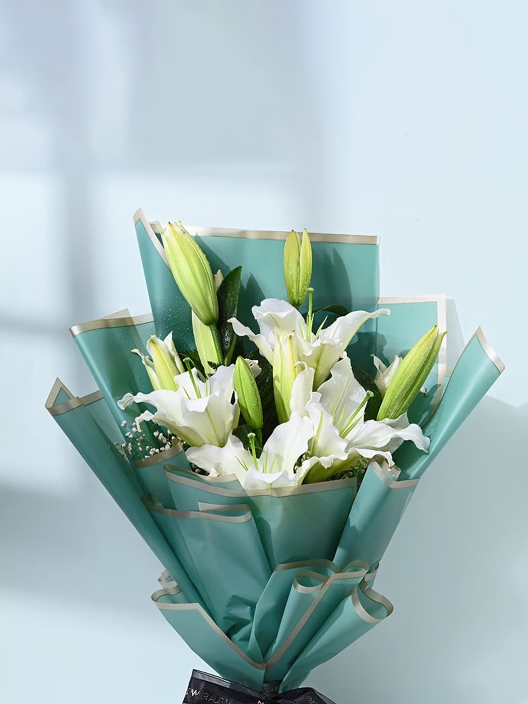 

Floweraura White 3 Pieces Oriental Lilies Fresh Flowers Bouquet