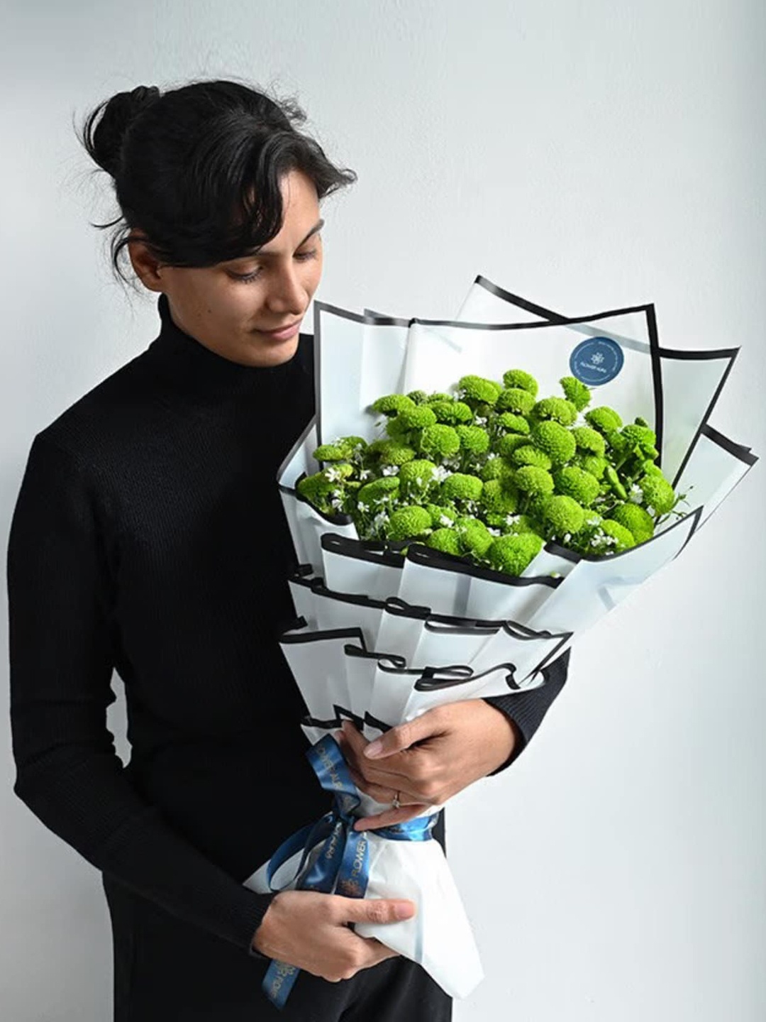 

Floweraura Green 10 Pieces Daisy Fresh Flowers Bouquet