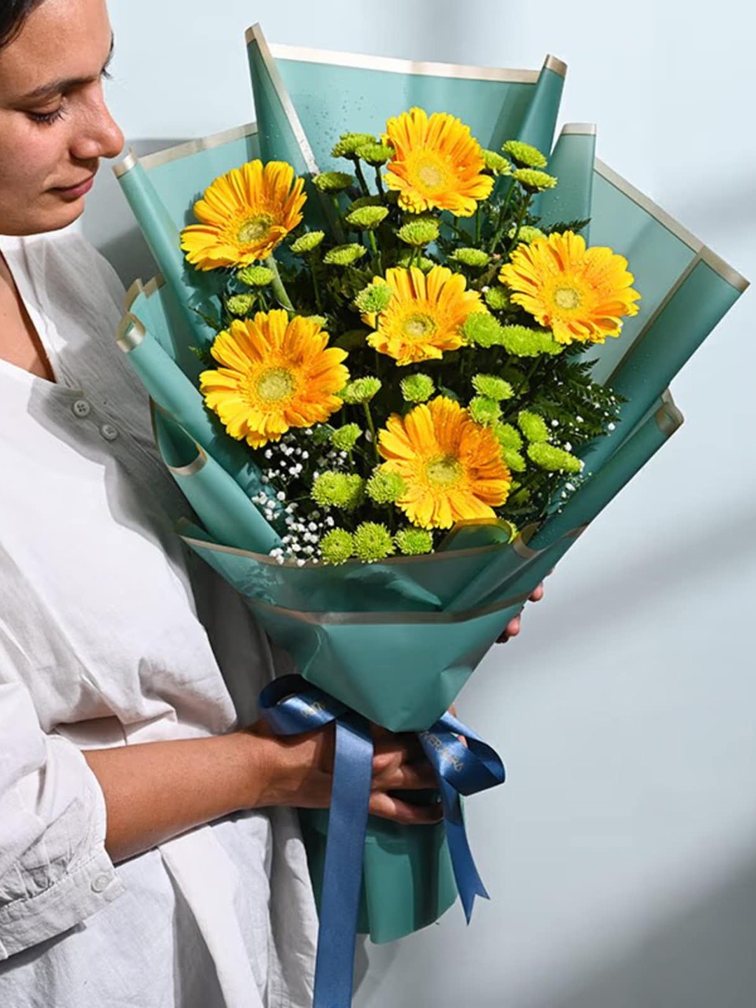 

Floweraura Yellow 12 Pieces Gerberas & Daisy Fresh Flowers Bouquet