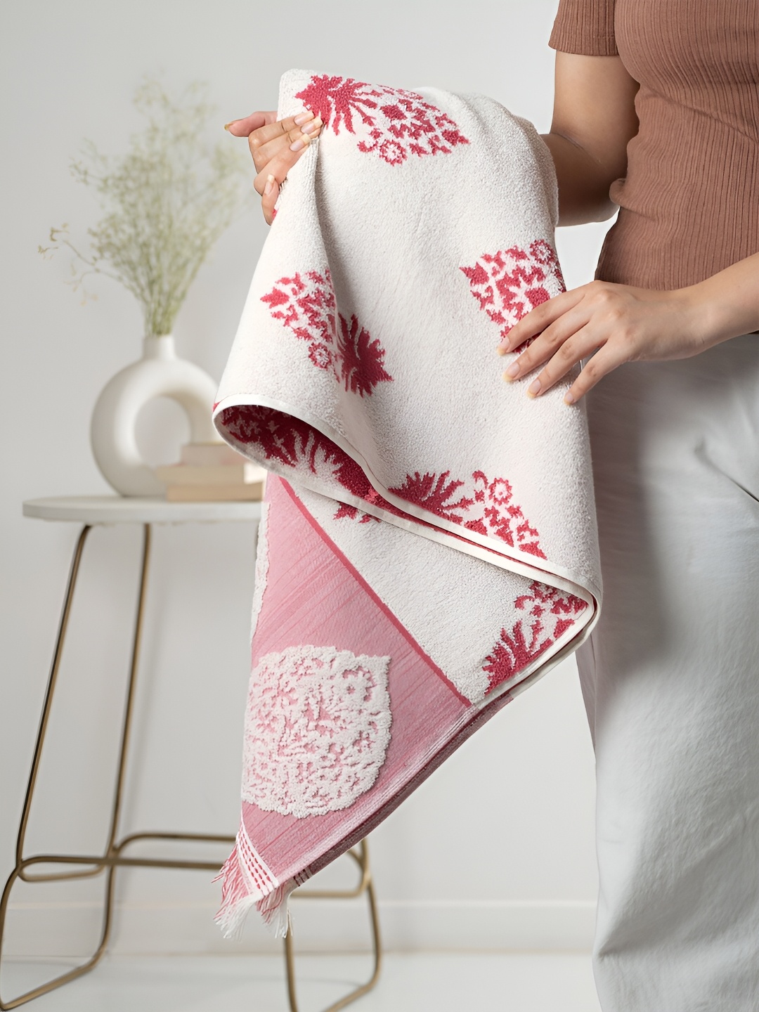 MYTRIDENT Pink & White Printed Cotton 500 GSM Bath Towel