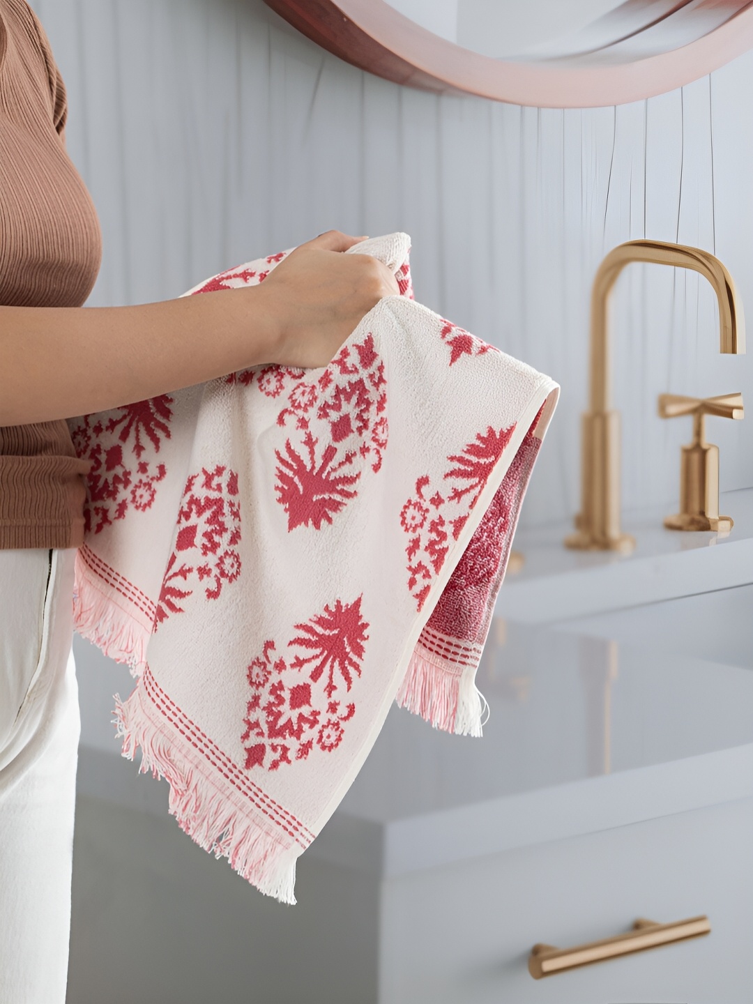 

MYTRIDENT Classic Peach 2 Pieces Printed Cotton Hand Towels