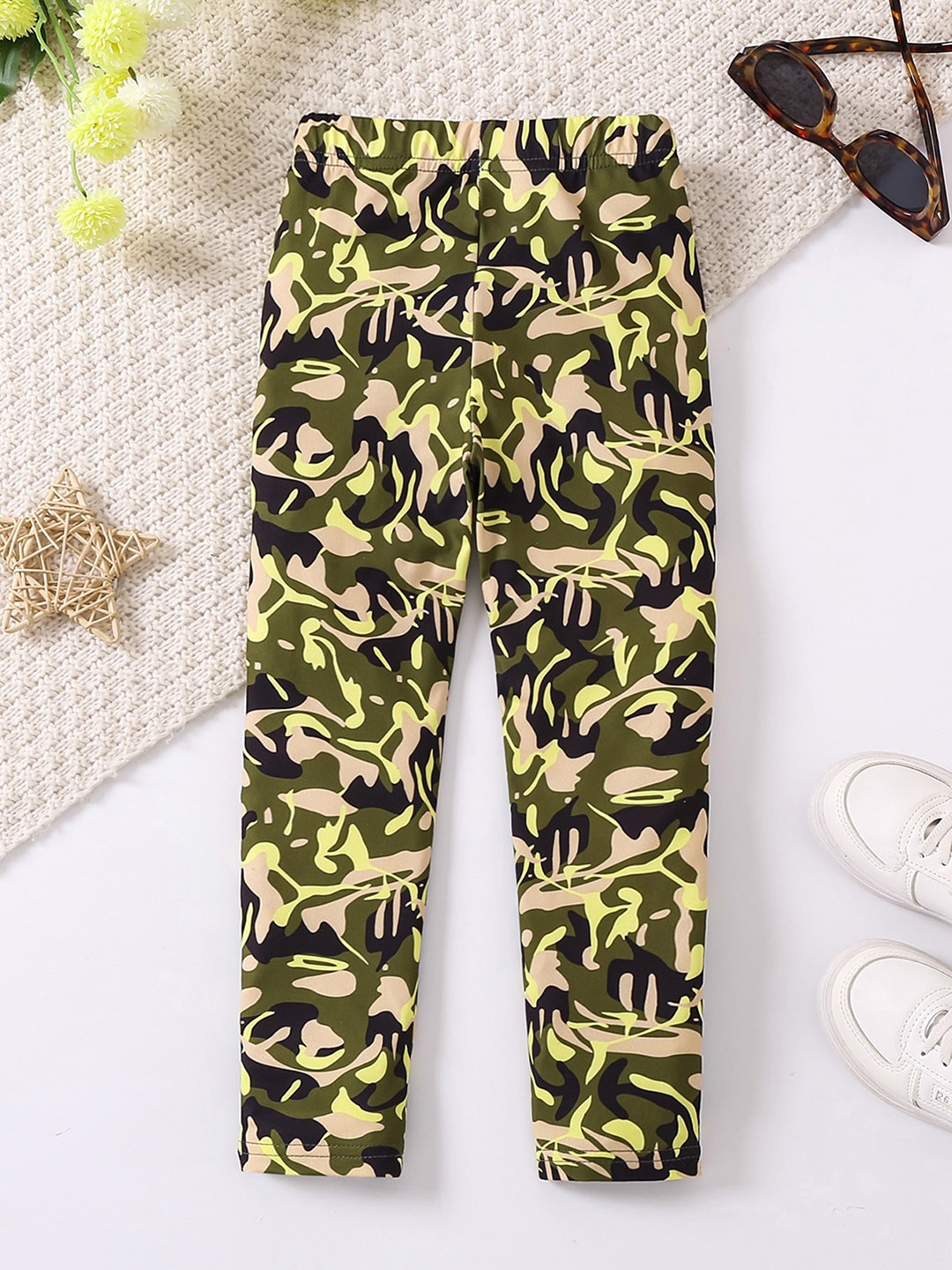 

StyleCast x Revolte Girls Yellow & Green Mid-Rise Easy Wash Regular Trousers