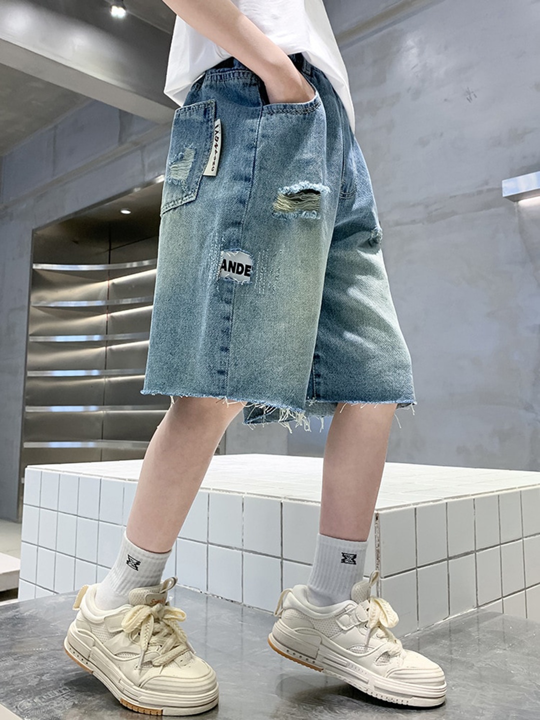 

StyleCast x Revolte Boys Washed Loose Fit High-Rise Denim Shorts, Blue