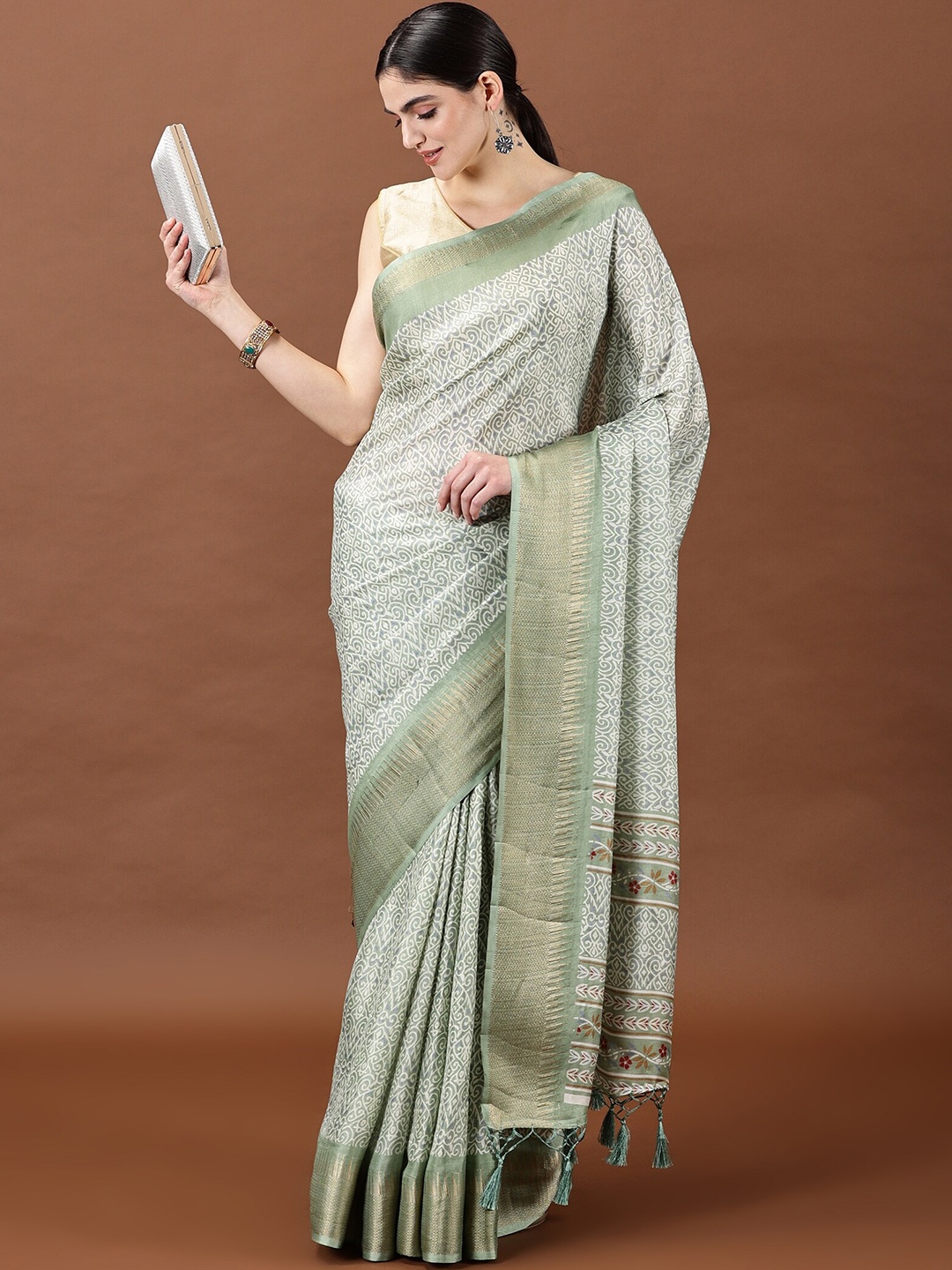 

Kancheepuram Kalakshetra Silks Ethnic Motifs Zari Saree, Green