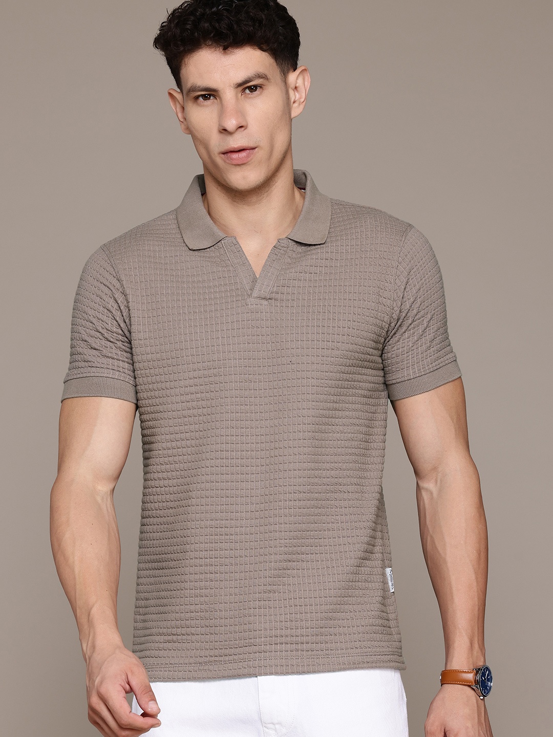 

The Roadster Lifestyle Co. Men Self Checked Polo Collar T-shirt, Taupe