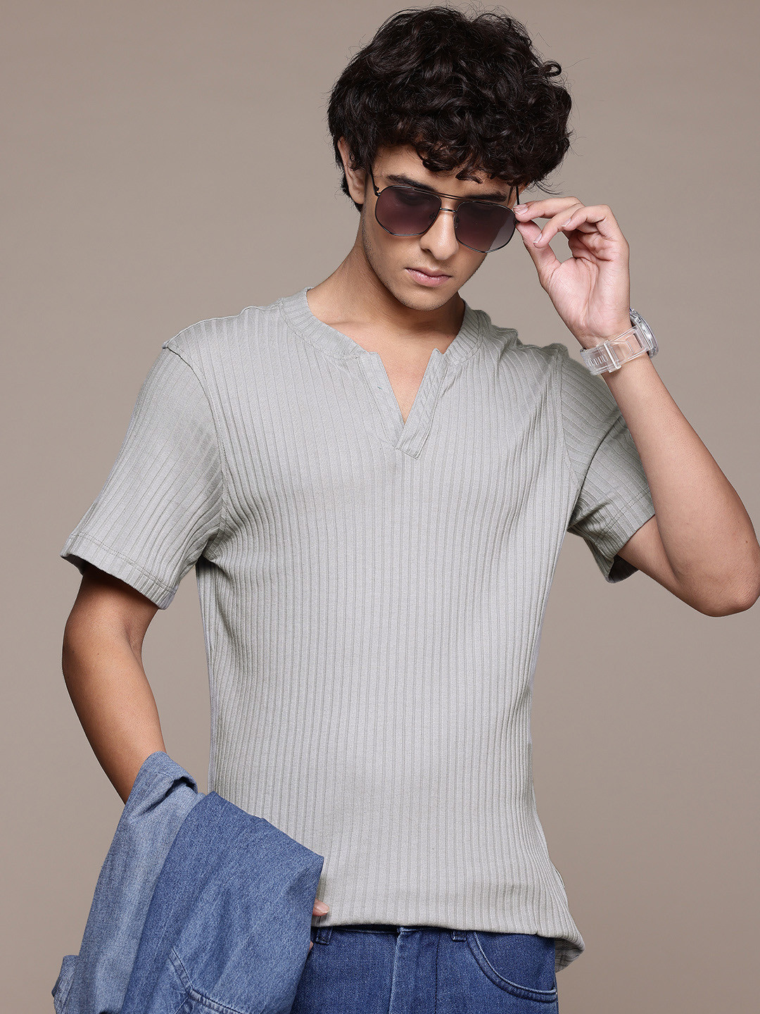 

The Roadster Lifestyle Co. Textured T-shirt, Grey