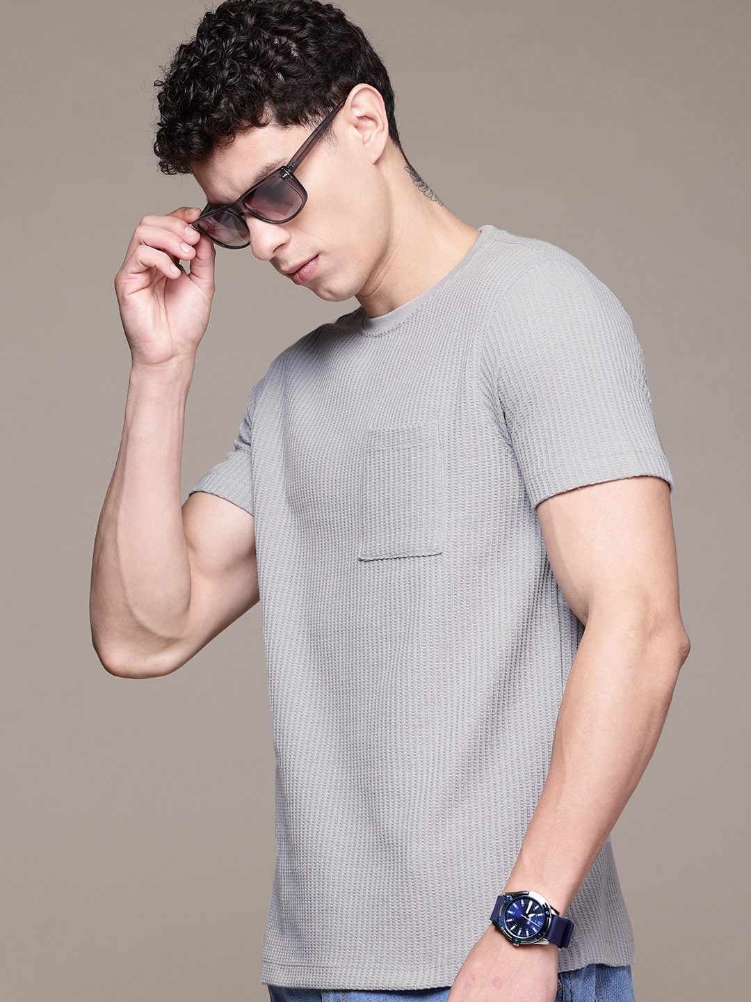

The Roadster Lifestyle Co. Textured Patch Pocket T-shirt, Grey