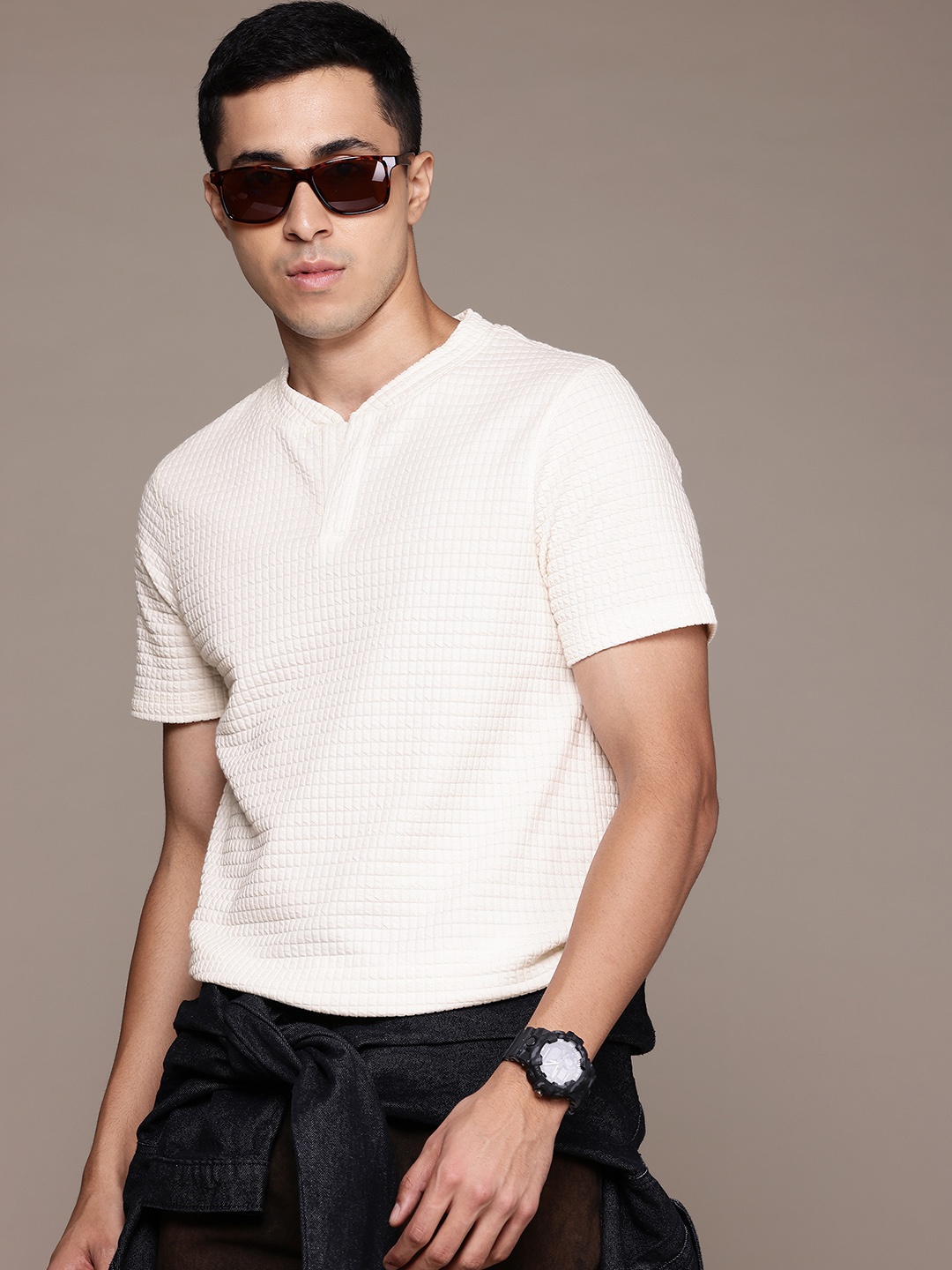 

The Roadster Lifestyle Co. Textured Henley Neck T-shirt, White