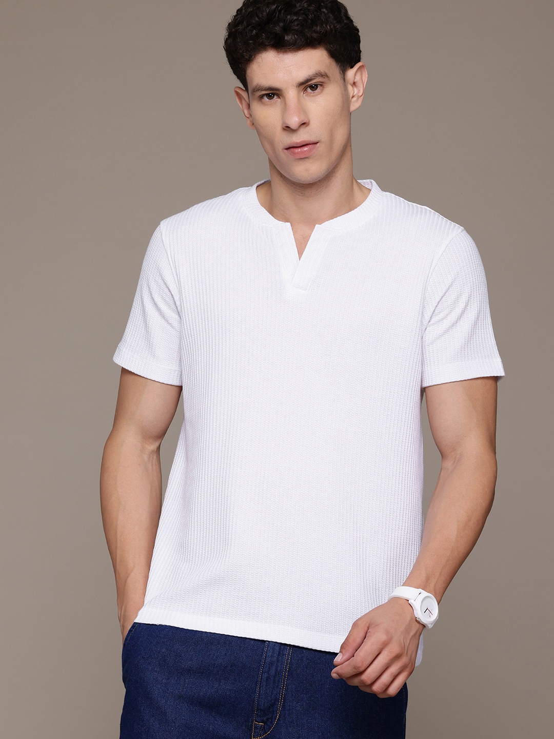 

The Roadster Lifestyle Co. Ribbed Henley Neck T-shirt, White