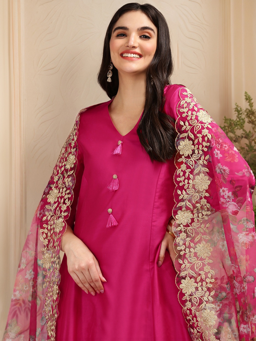 

Ishin Printed V-Neck Three-Quarter Sleeves Kurta with Trousers & With Dupatta, Pink