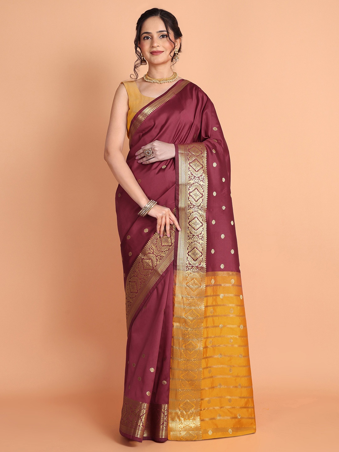 

TANTLOOM Woven Design Zari Silk Blend Kanjeevaram Saree, Maroon