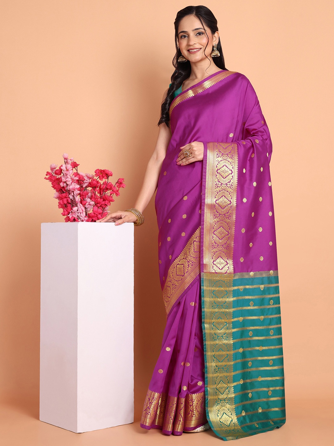 

TANTLOOM Woven Design Zari Silk Blend Kanjeevaram Saree, Magenta