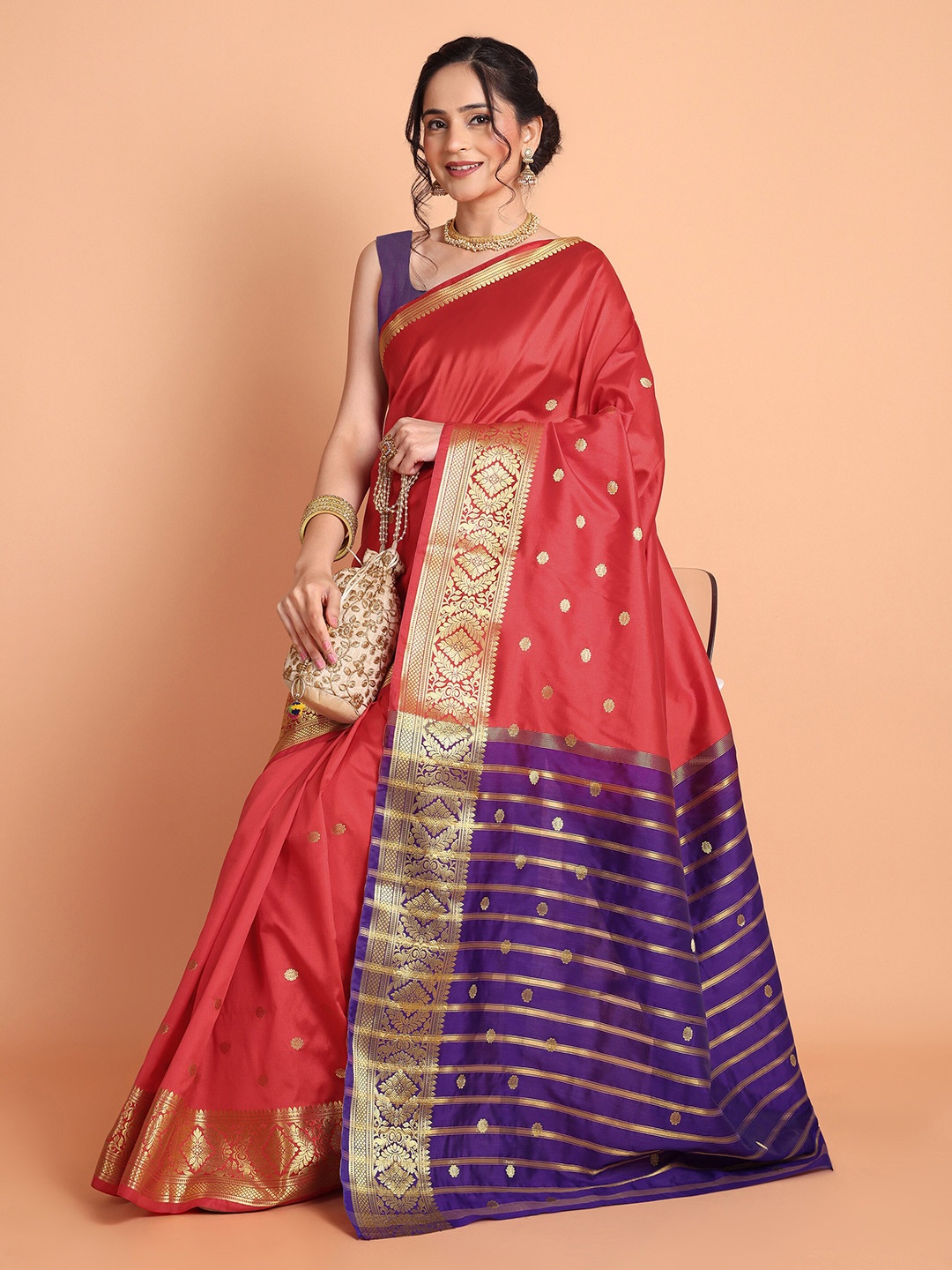 

TANTLOOM Woven Design Zari Silk Blend Kanjeevaram Saree, Red