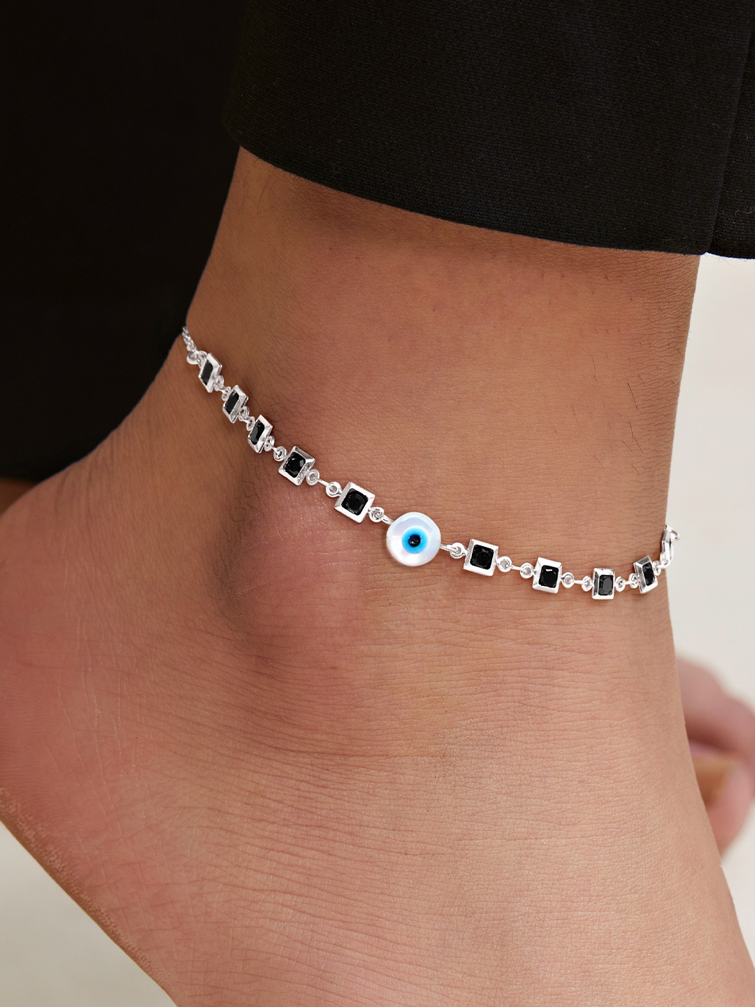 

MINUTIAE Silver-Plated Crystals Studded Anklet