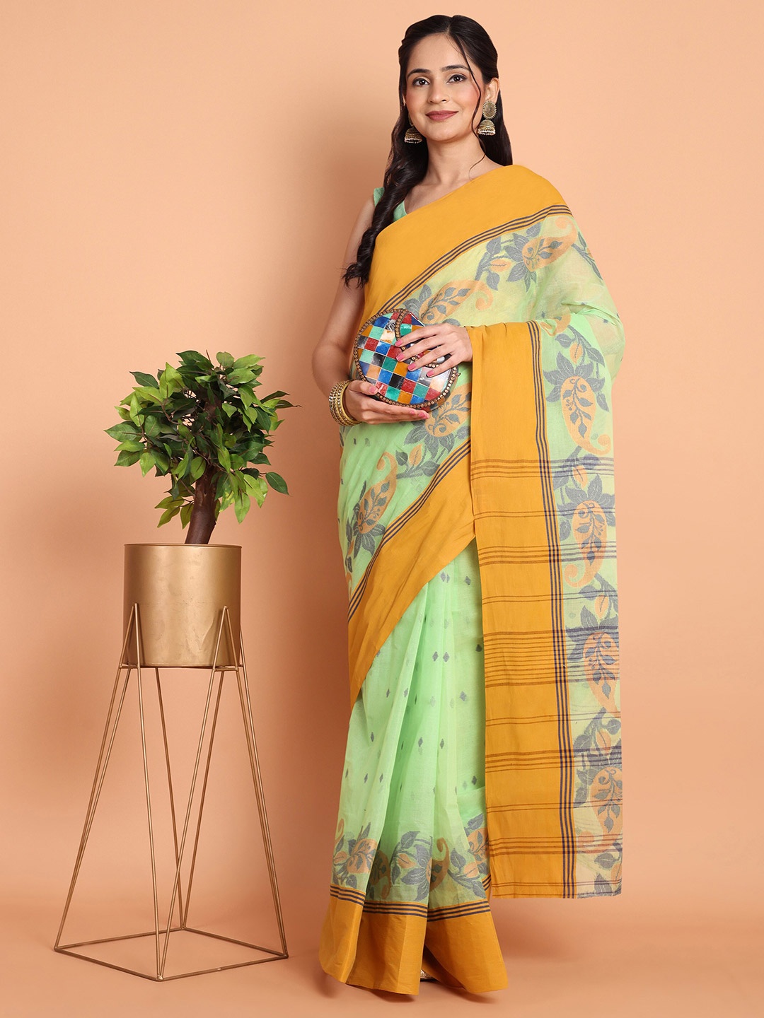 

TANTLOOM Ethnic Motifs Beads and Stones Pure Cotton Taant Saree, Green