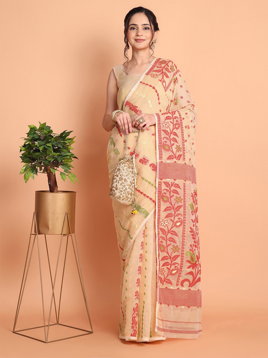 

TANTLOOM Floral Jamdani Saree, Cream