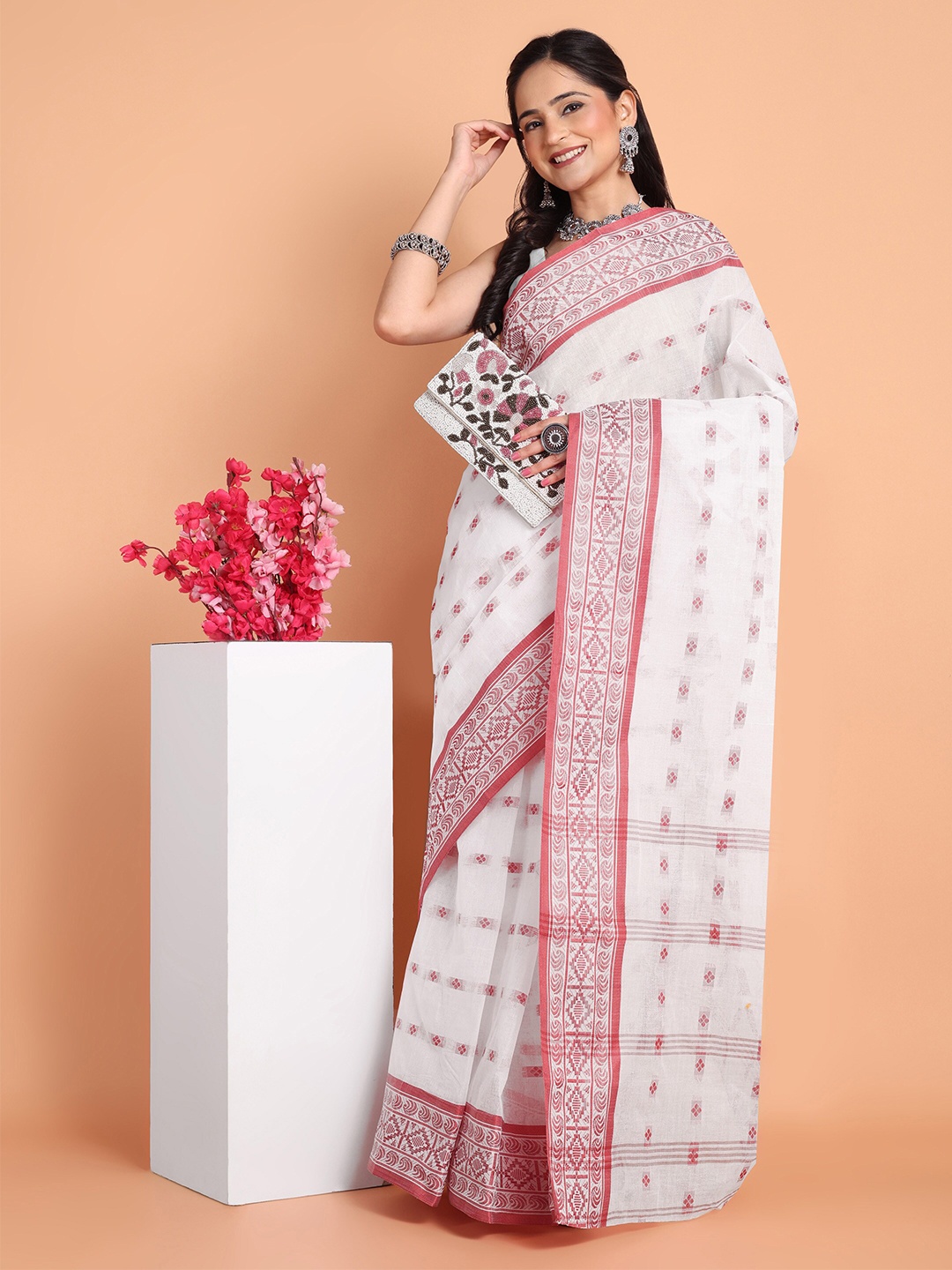 

TANTLOOM Woven Design Pure Cotton Saree, White