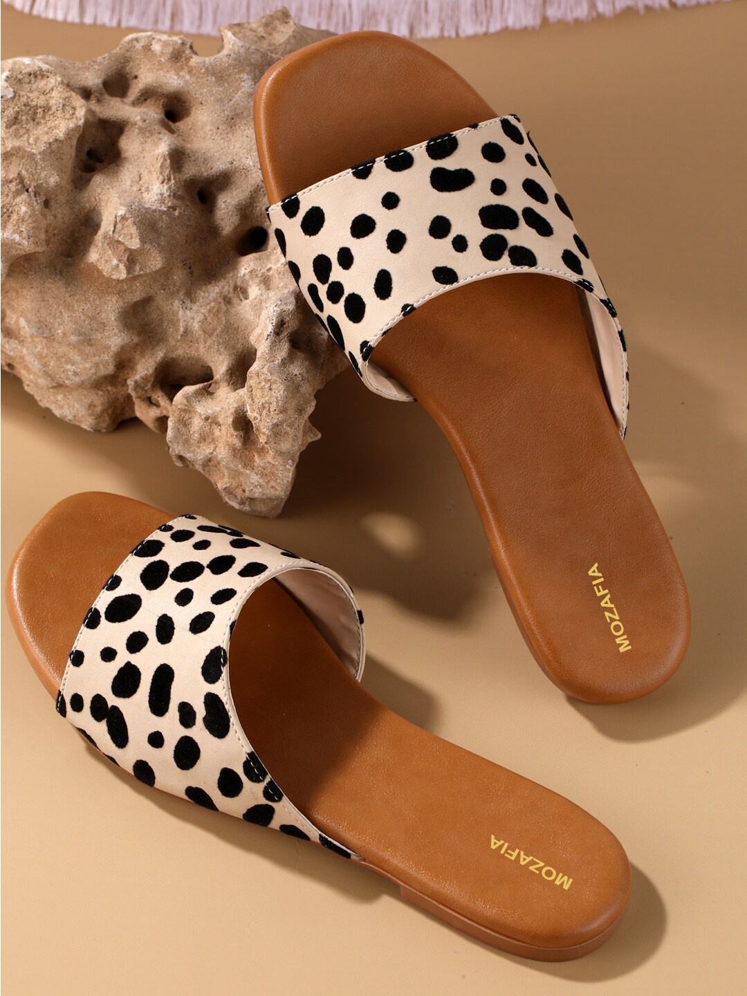 

MOZAFIA Printed Open Toe Flats, Cream