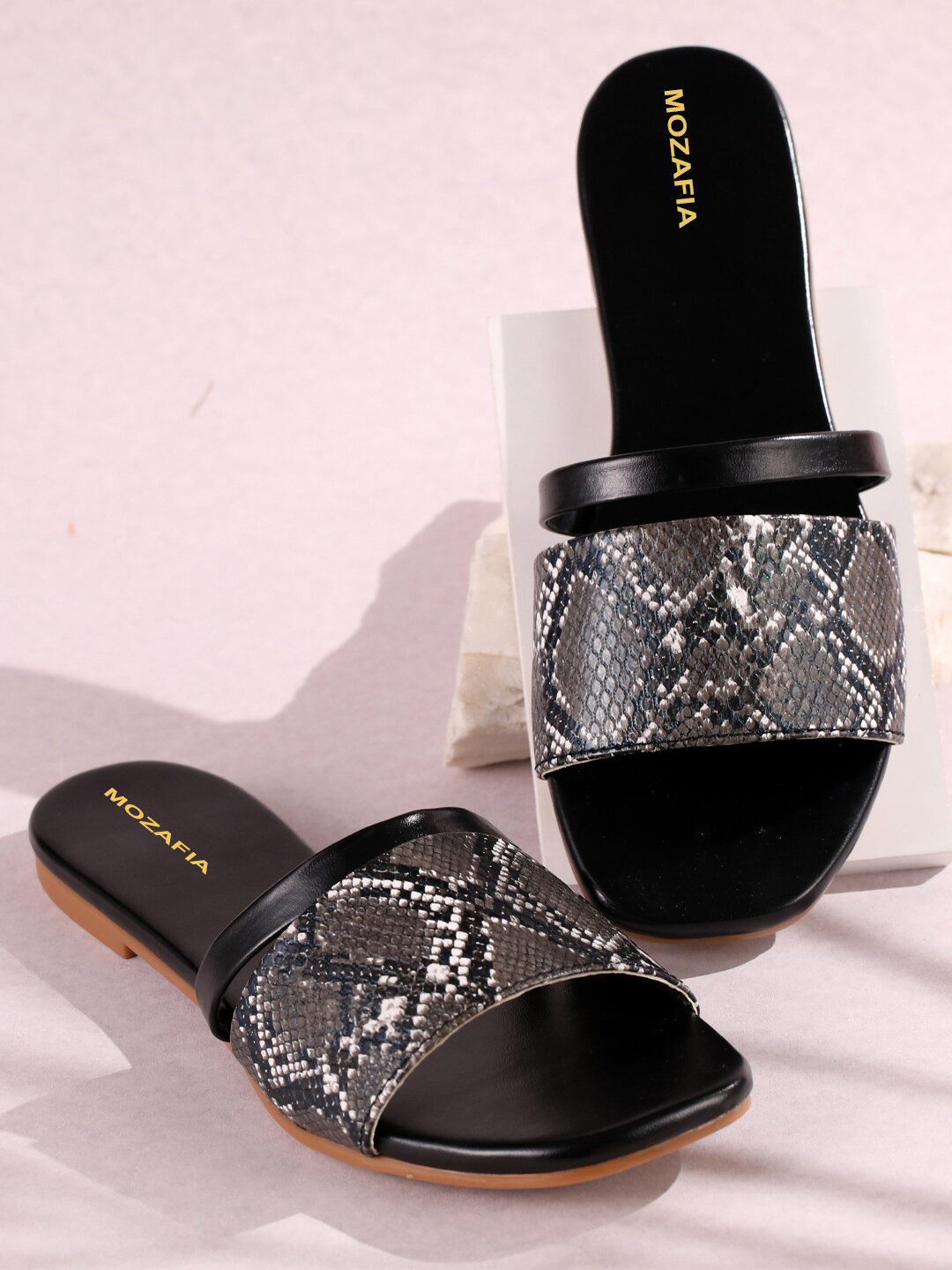 

MOZAFIA Printed Open Toe Flats, Black