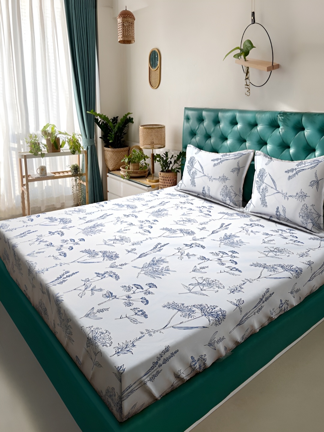 

KLOTTHE Off White Floral Printed 300TC Super King Double Bedsheet With 2 Pillow Covers