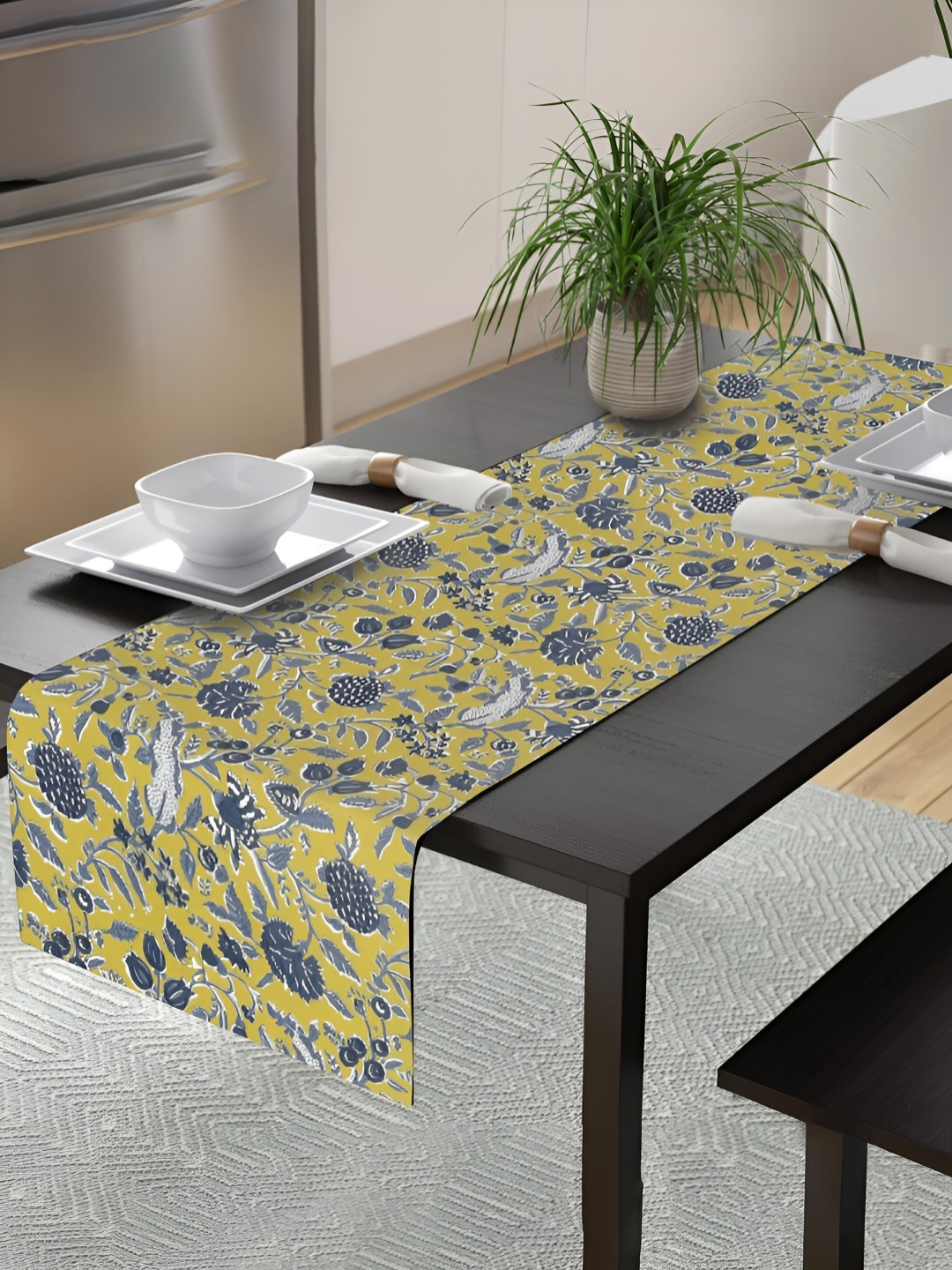 

Ratan Cart Green & Grey Floral Printed Pure Cotton Table Runner