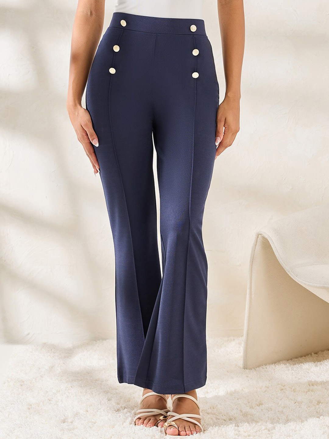 

Styli Women High Waist Fit & Flare Button Detail Leggings, Navy blue