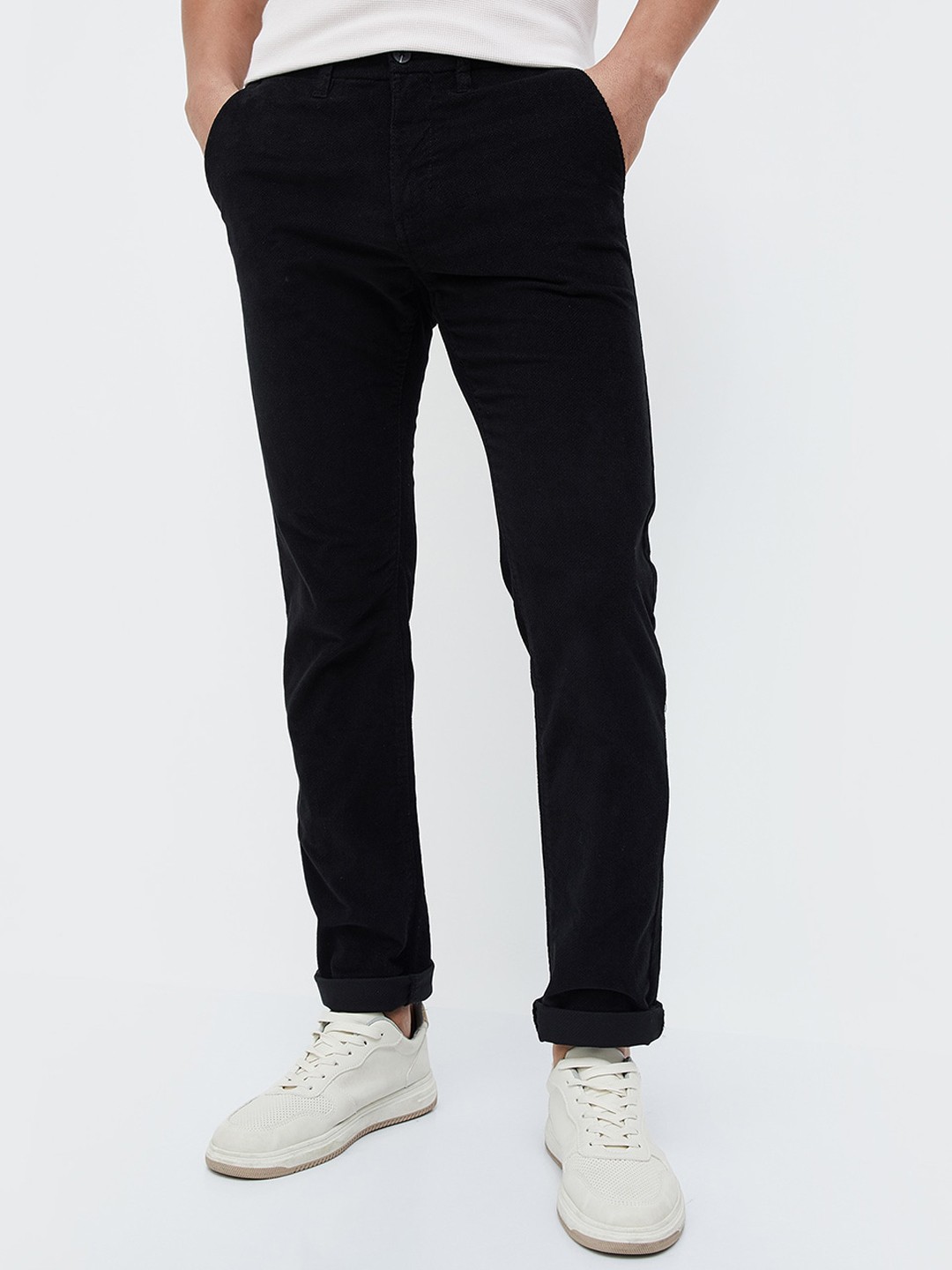 

CODE by Lifestyle Men Tapered Fit Mid-Rise Cotton Plain Regular Trousers Trousers, Black
