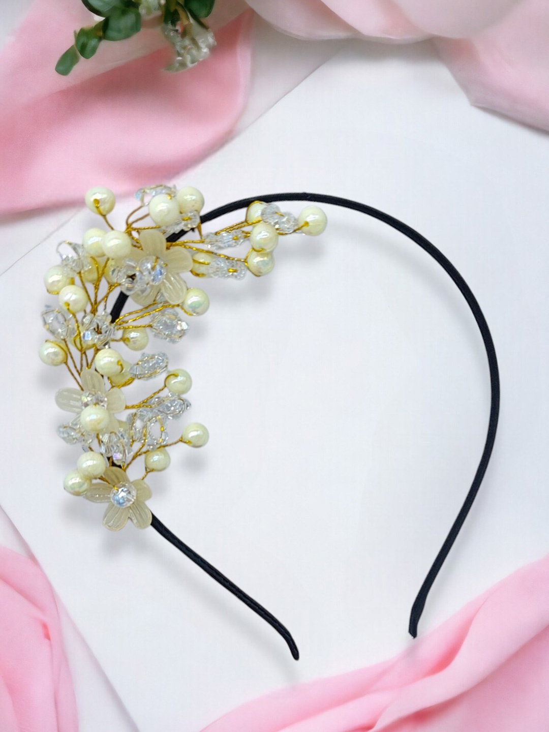 

AccessHer Women Embellished Hairband, White