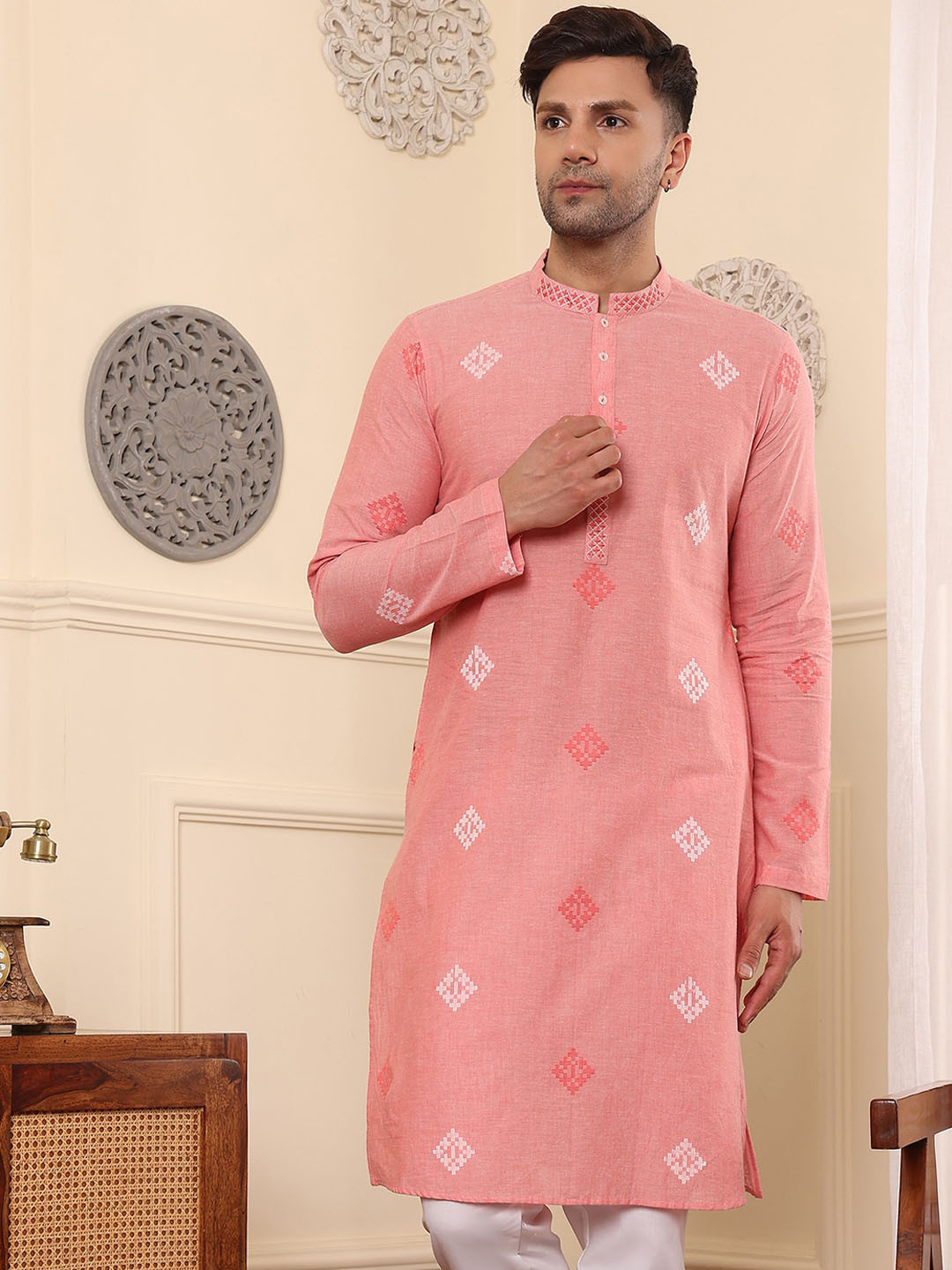 

DEYANN Geometric Woven Design Mandarin Collar Long Sleeves Kurta, Pink
