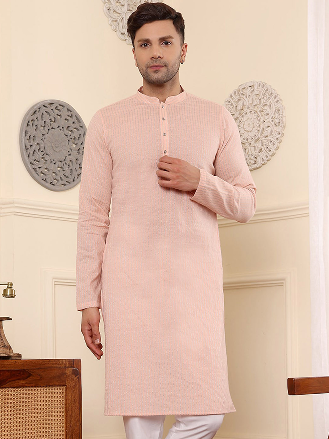 

DEYANN Striped Mandarin Collar Zari Jacquard Kurta, Peach