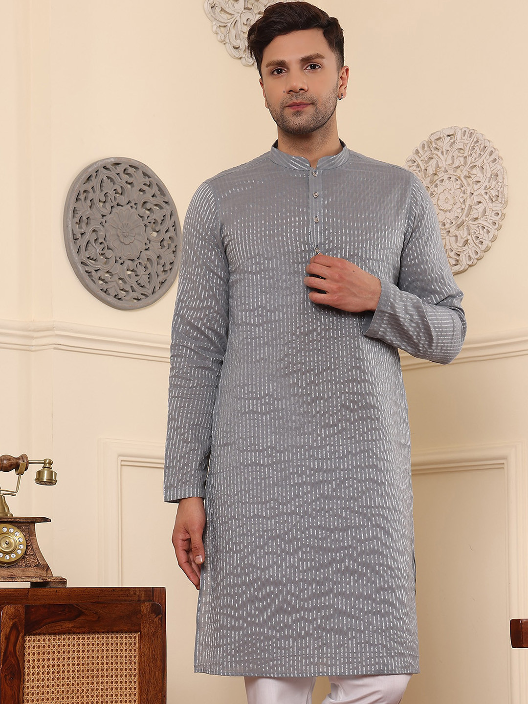 

DEYANN Striped Mandarin Collar Zari Jacquard Kurta, Grey